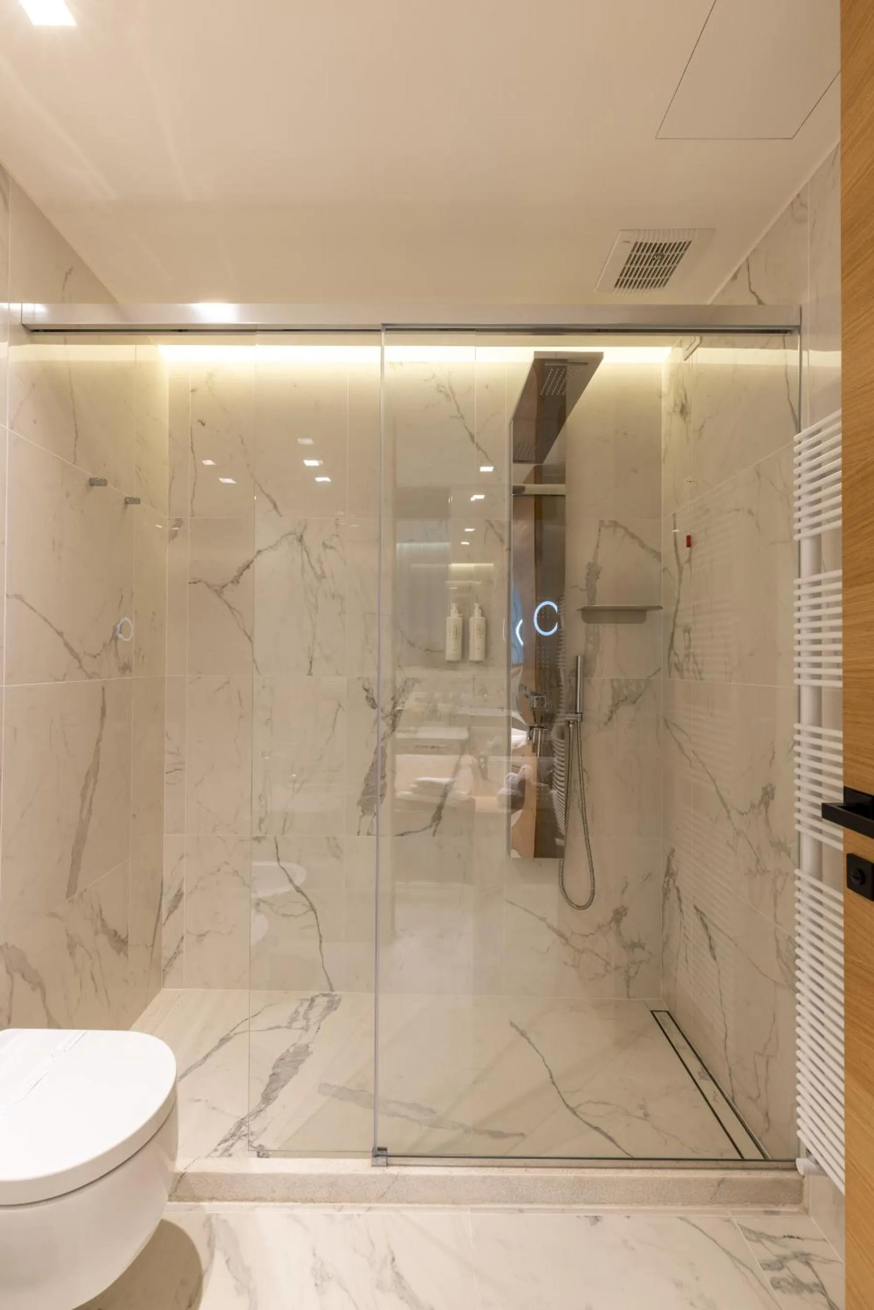 Shower in Hotel Abner's