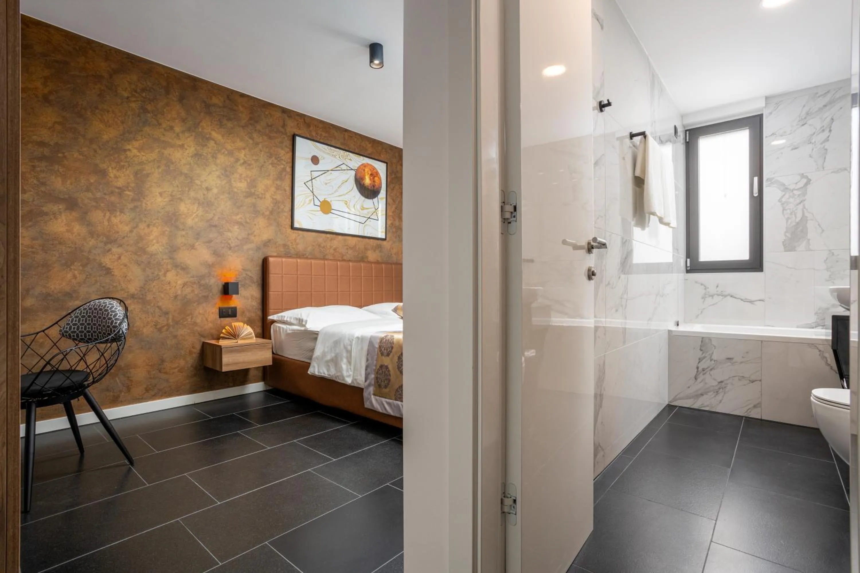 Bathroom, Bed in VIPo Prestige Apartments