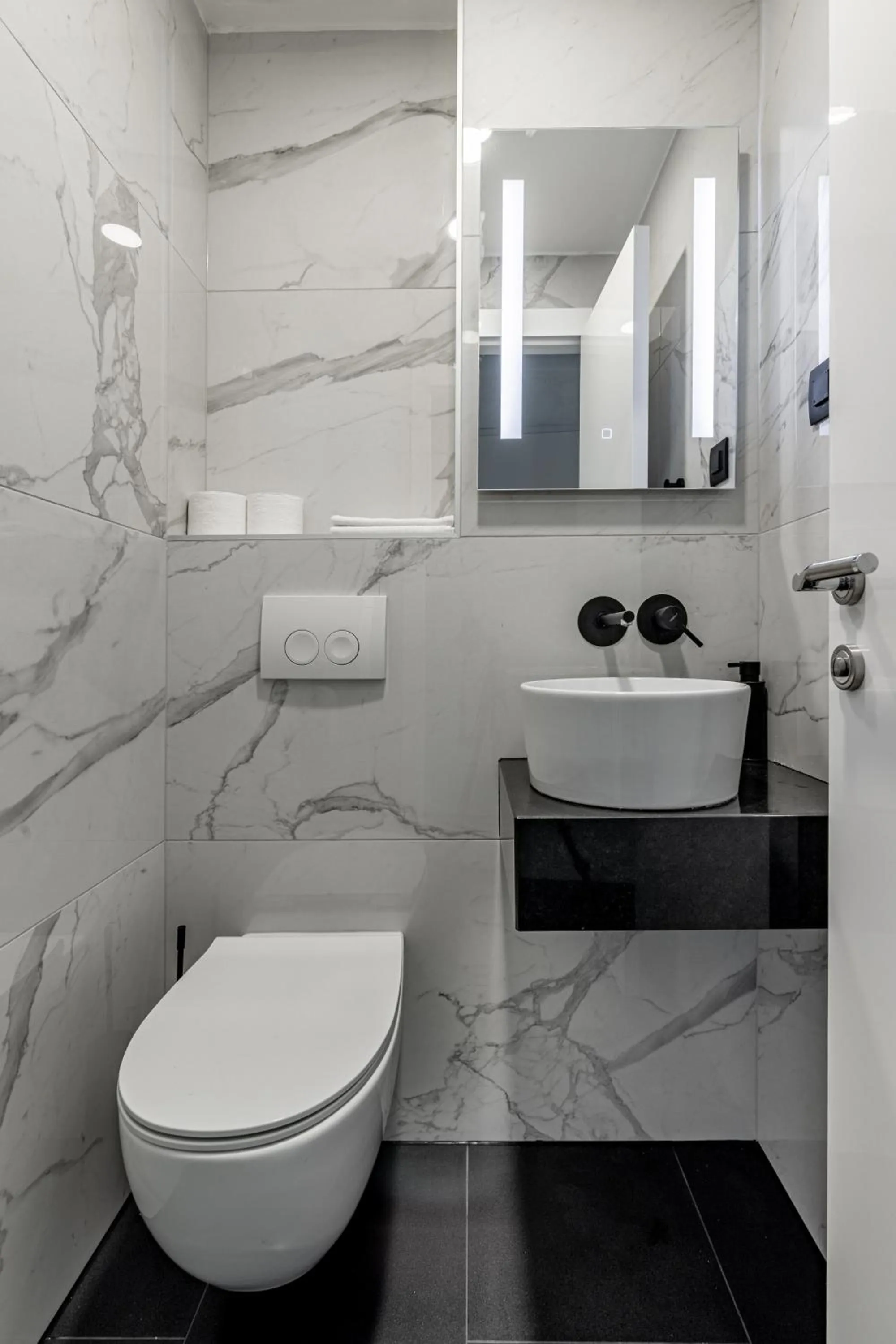 Toilet in VIPo Prestige Apartments