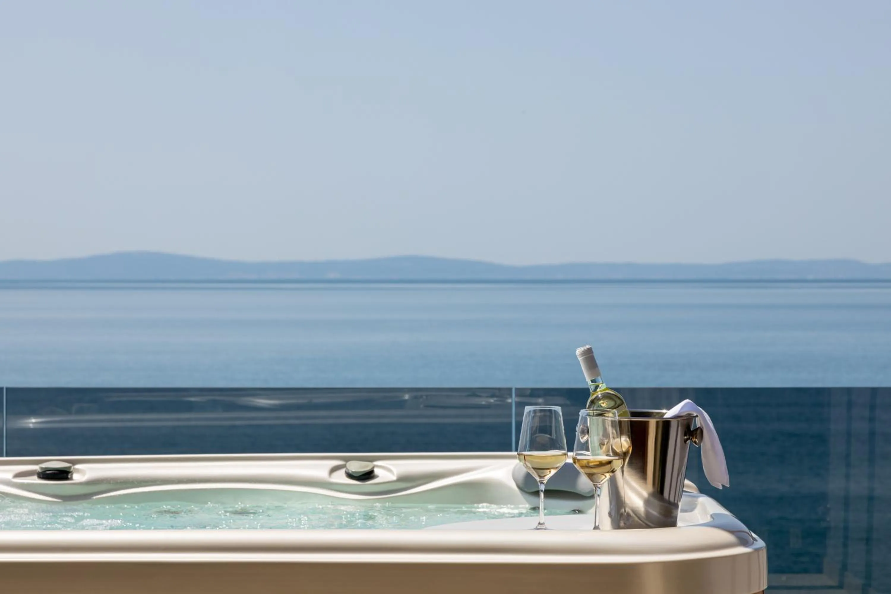 Hot Tub in VIPo Prestige Apartments