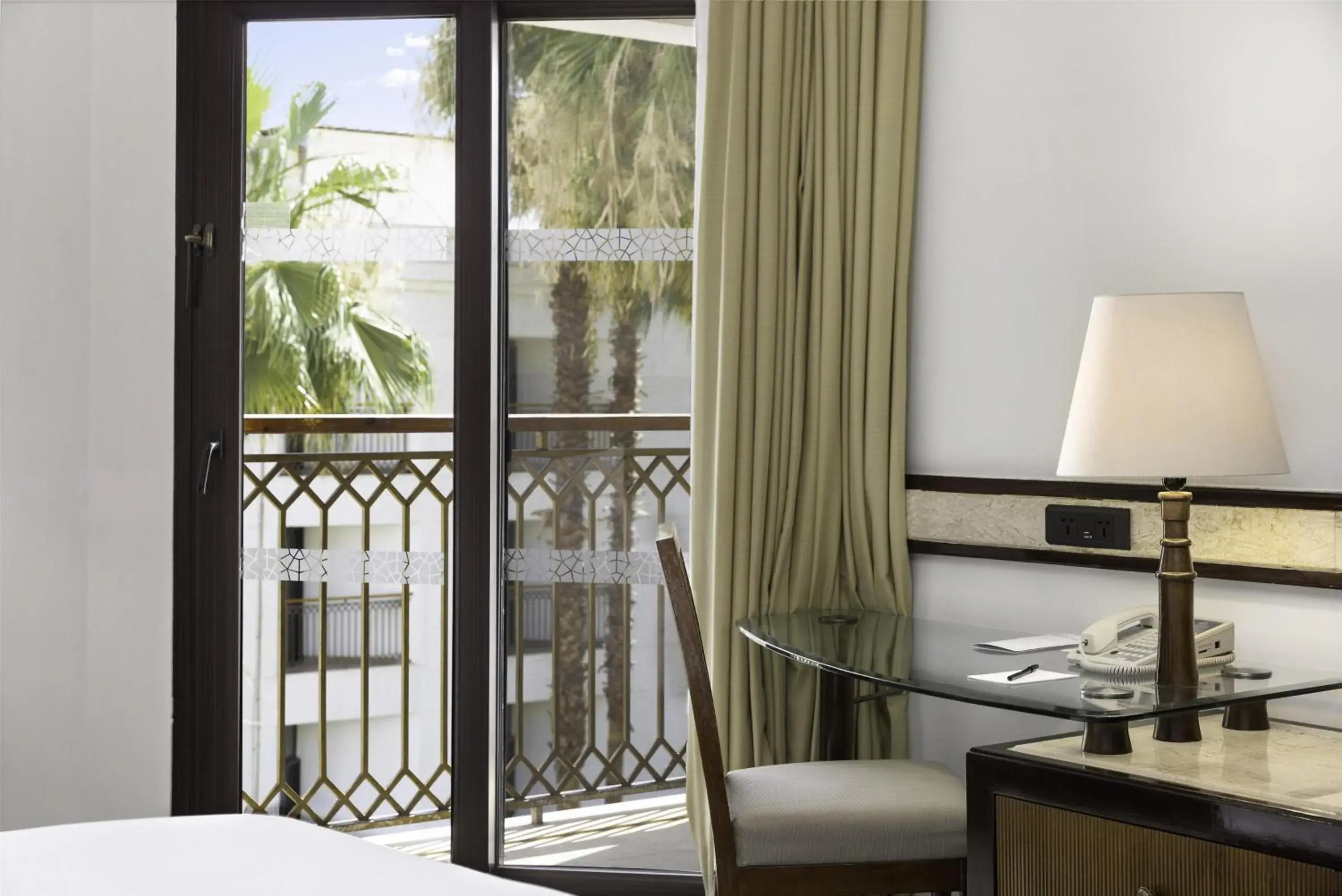 Guestroom Twin Bed in Hilton Luxor Resort & Spa Guestroom Twin Bed in Hilton Luxor Resort & Spa