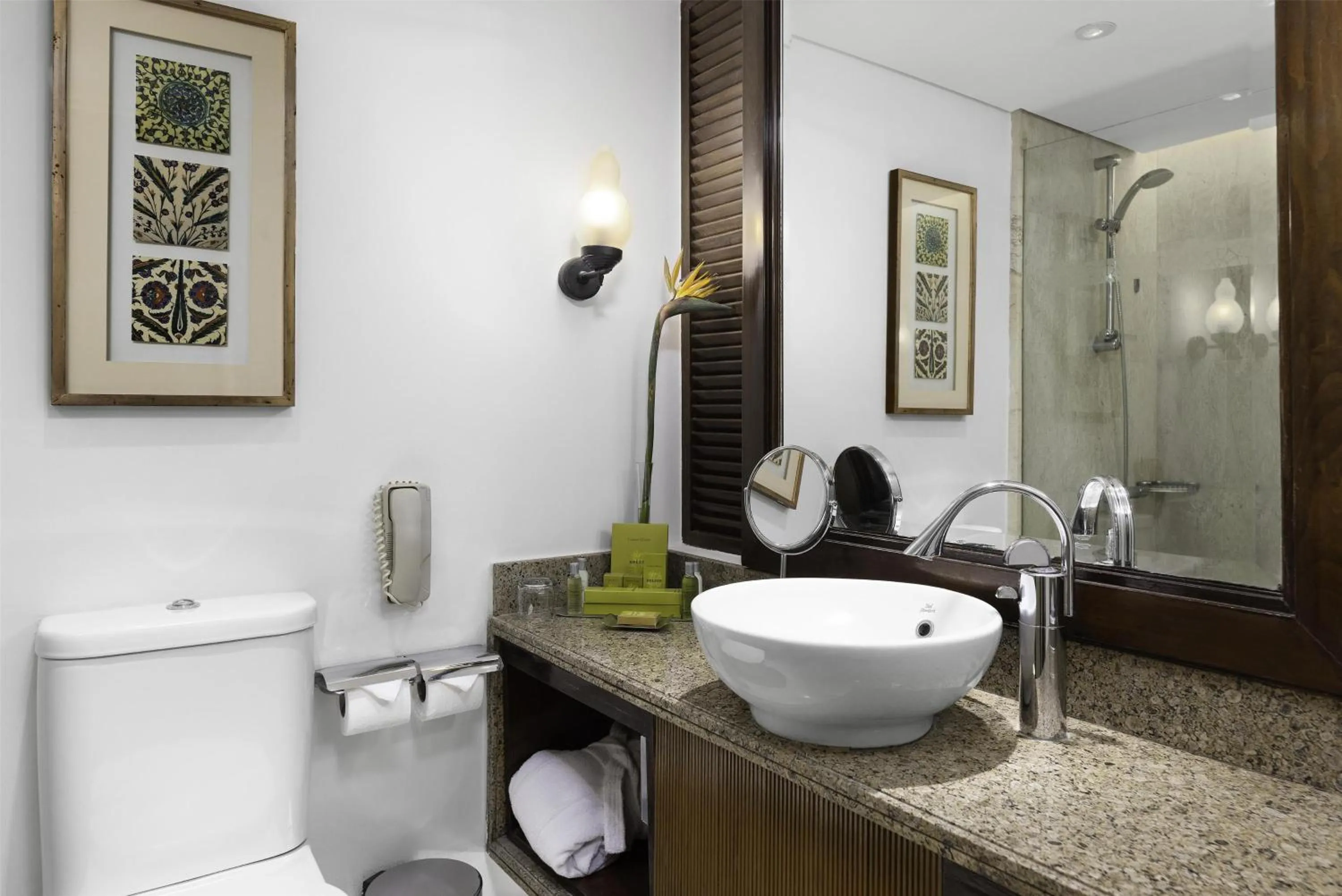 Toilet in Hilton Luxor Resort & Spa