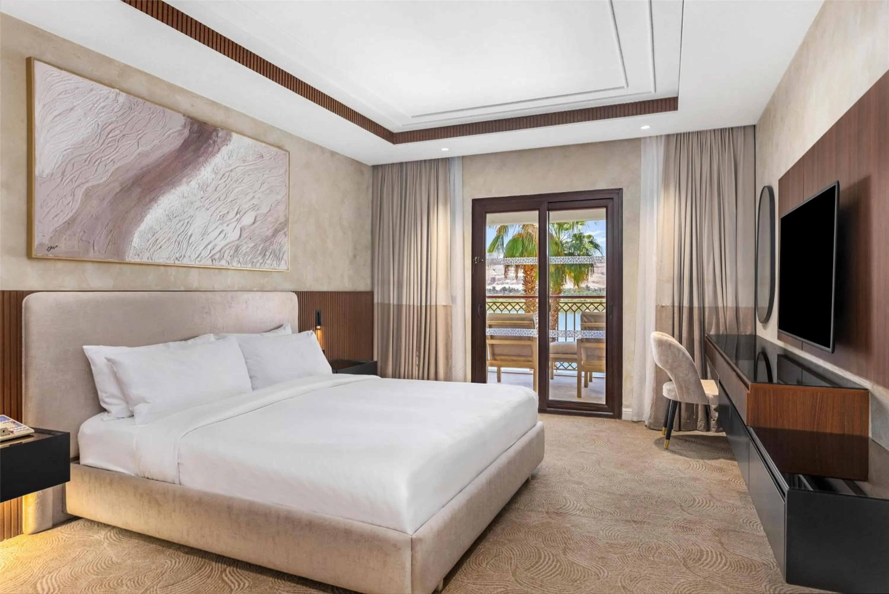 Bed in Hilton Luxor Resort & Spa