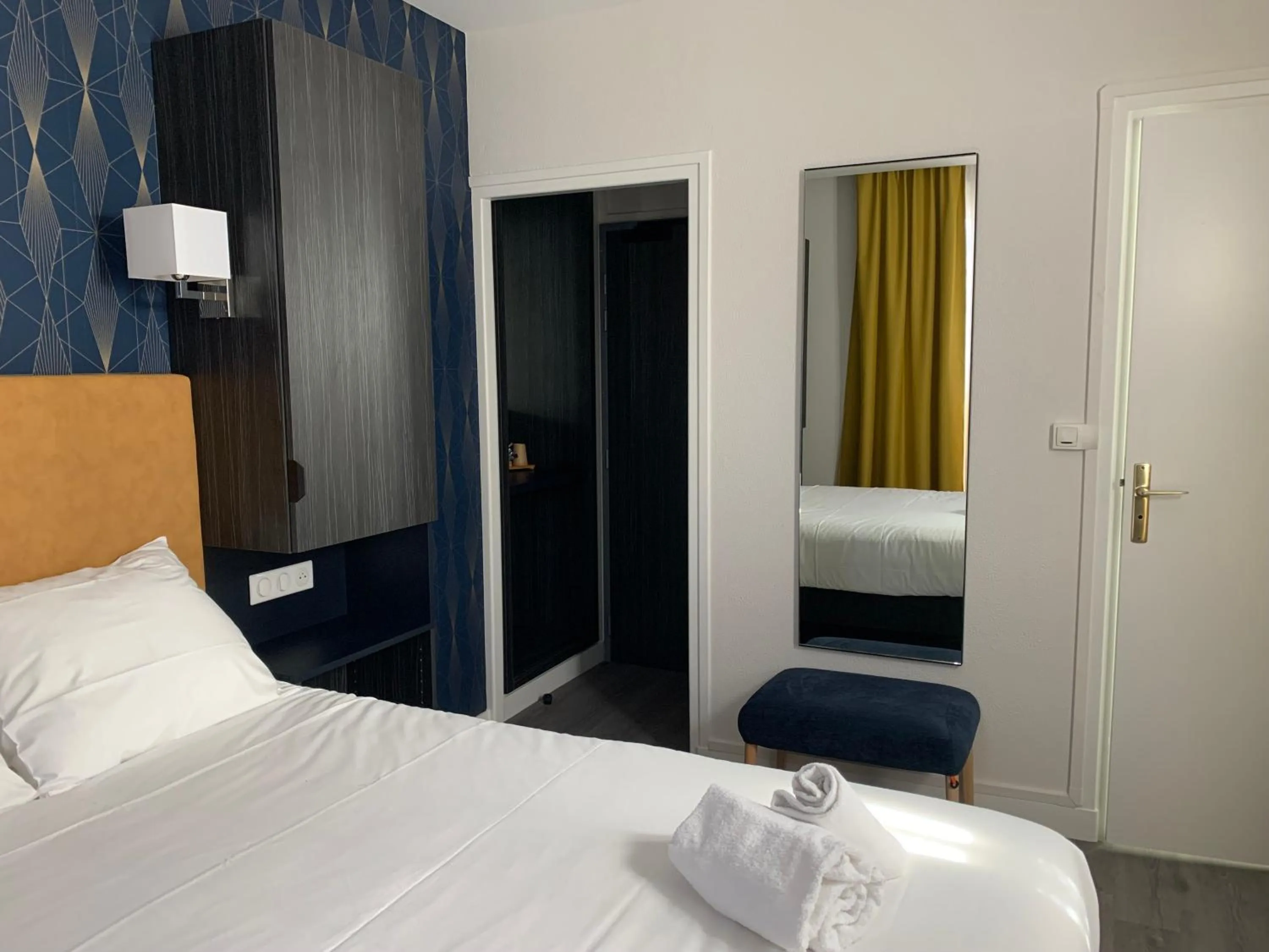 Photo of the whole room, Bed in Hotel Le Cosy Riva Bella