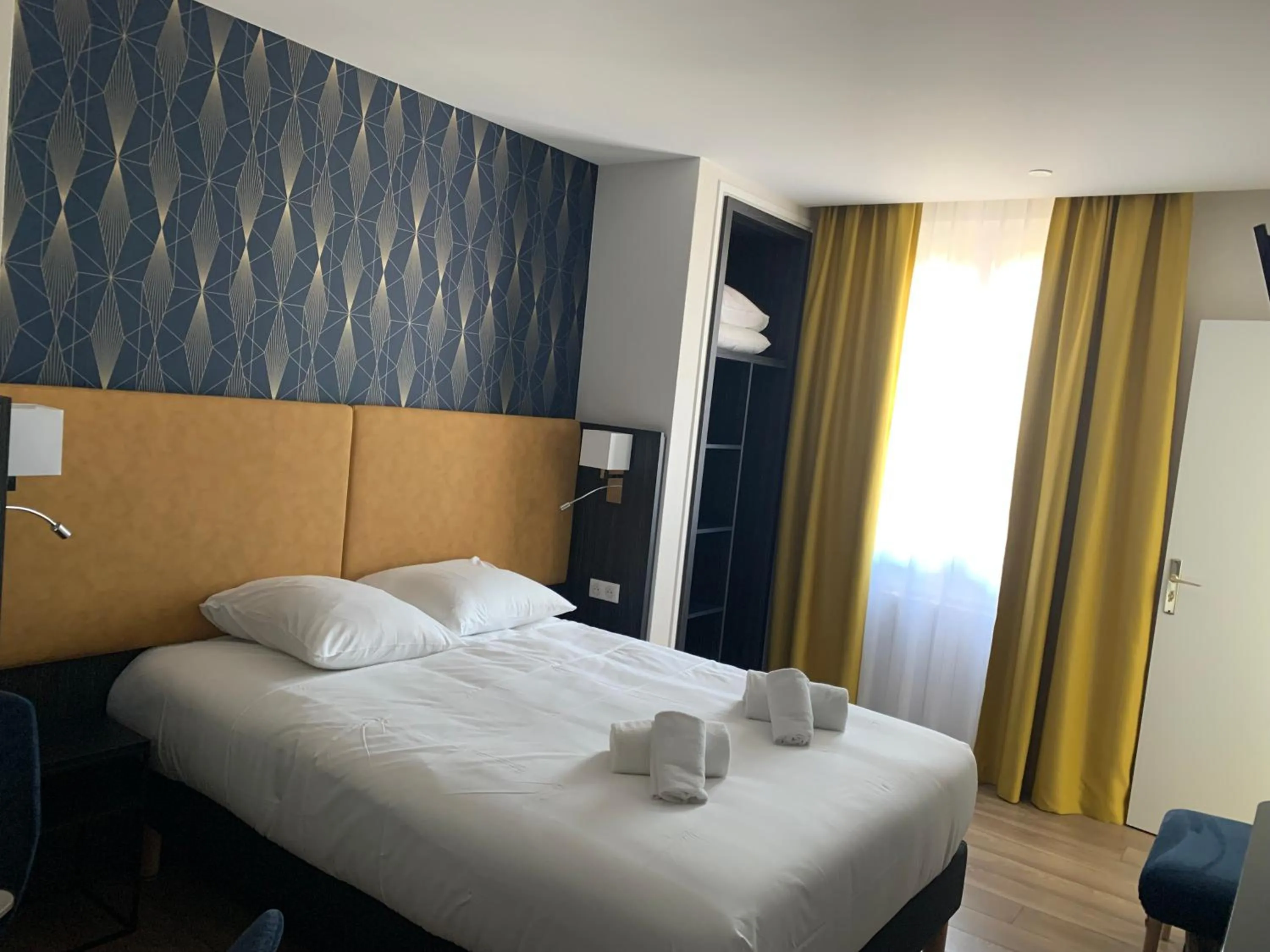 Bedroom, Bed in Hotel Le Cosy Riva Bella