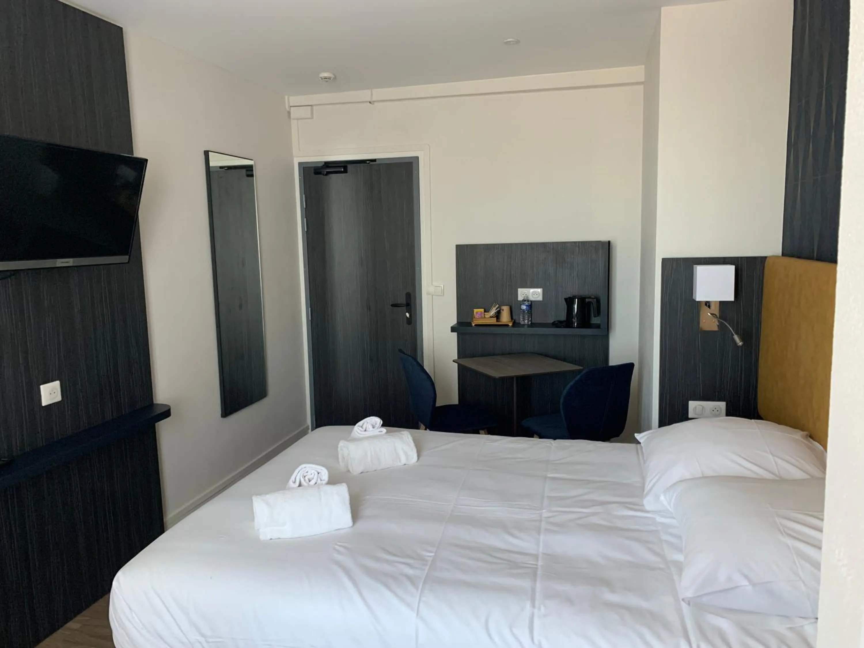 Bedroom, Bed in Hotel Le Cosy Riva Bella