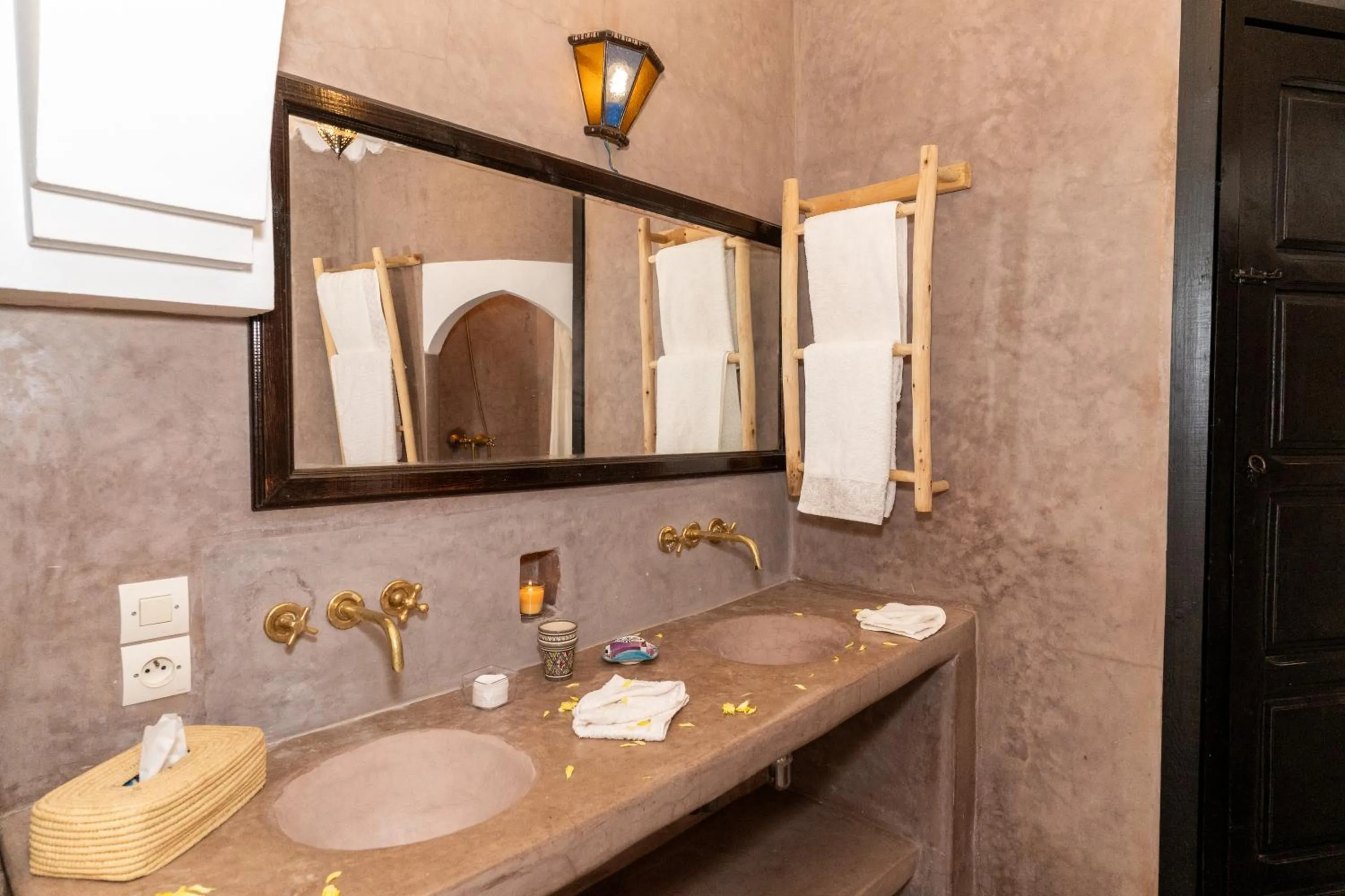 Shower in Riad Shambala