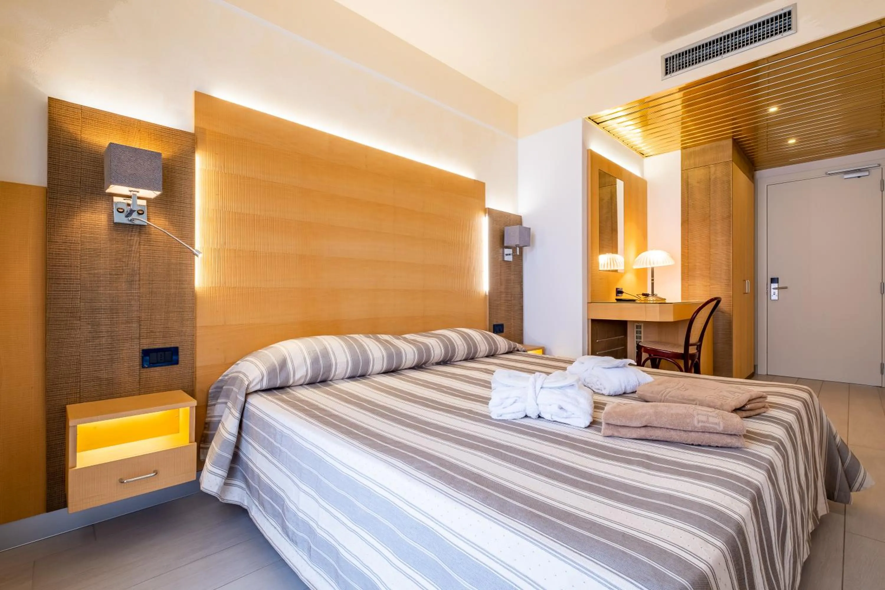 Photo of the whole room, Bed in Hotel Mare