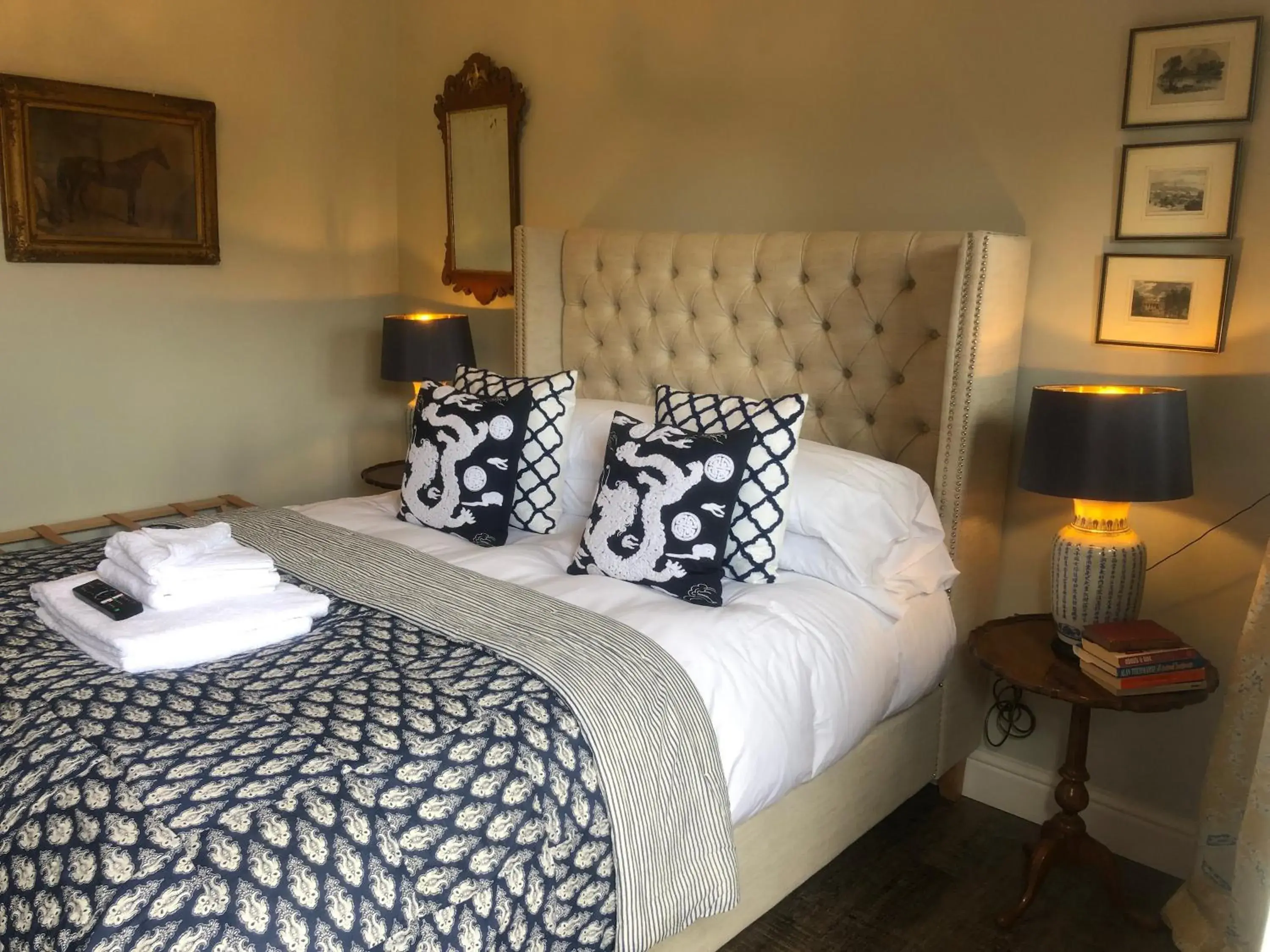 Deluxe Double Room in The George Inn Deluxe Double Room in The George Inn