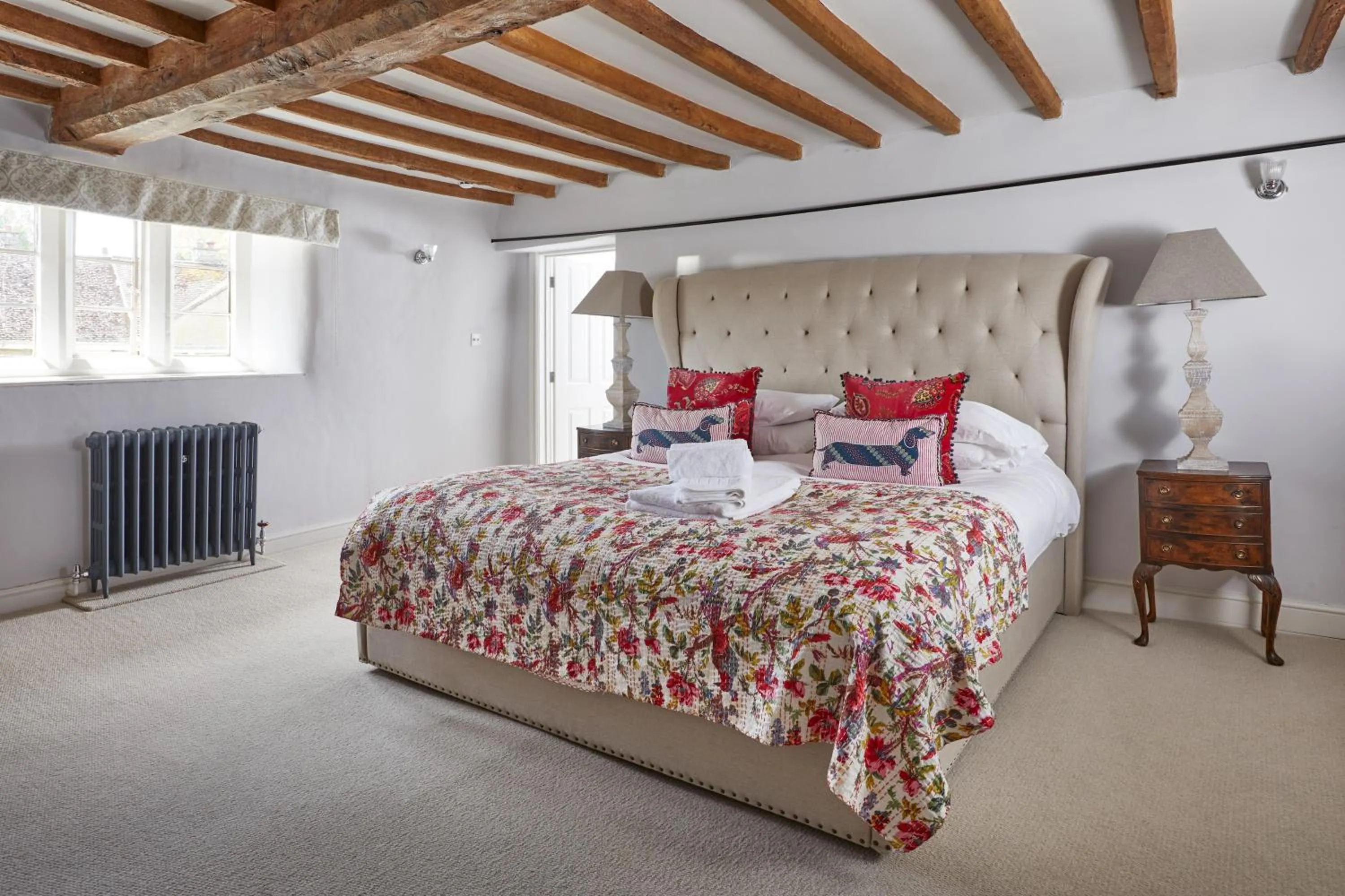 Decorative detail, Bed in The George Inn