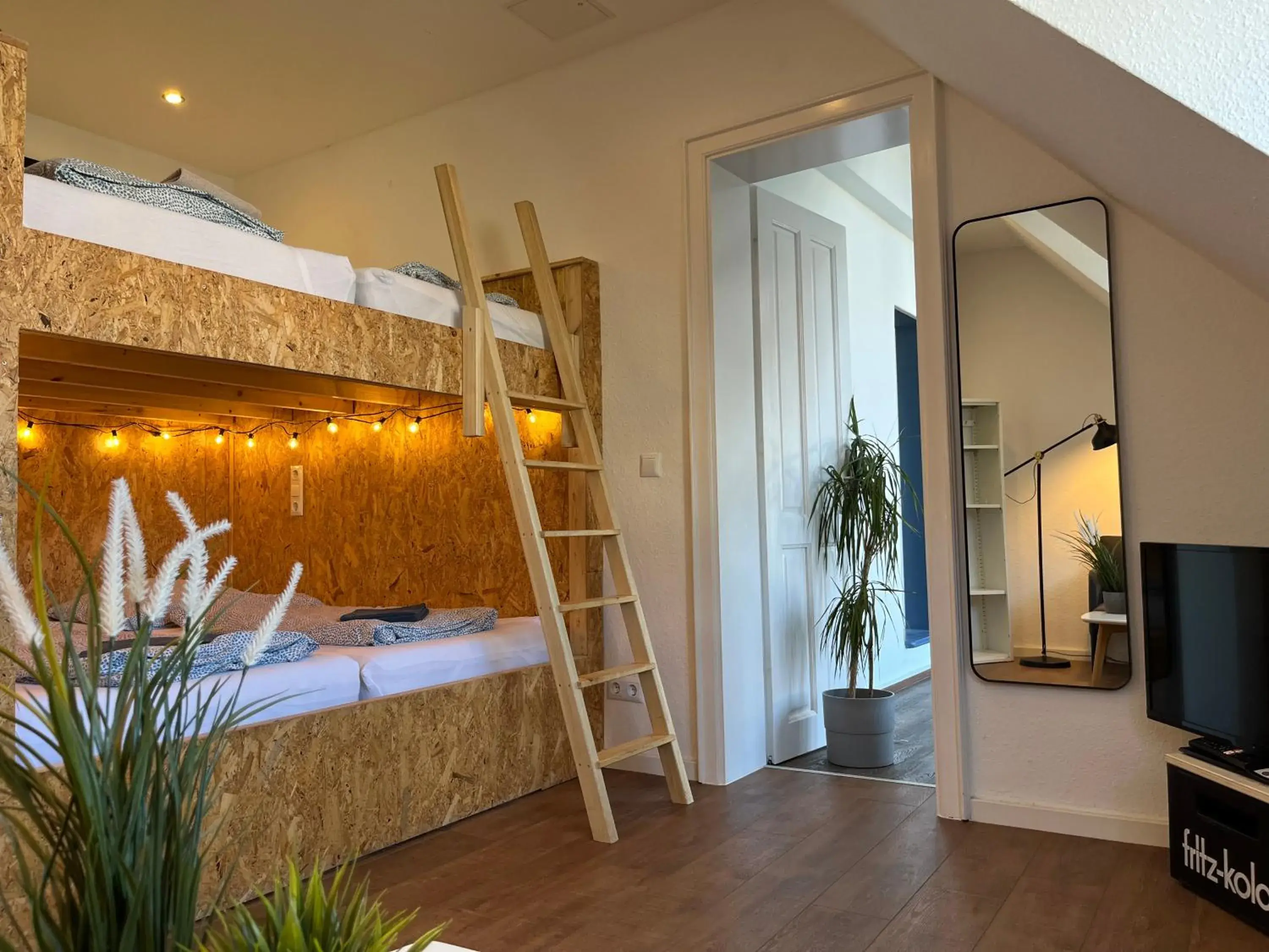 Quadruple Room with Bathroom - single occupancy in Blue Doors Hostel Altstadt Quadruple Room with Bathroom - single occupancy in Blue Doors Hostel Altstadt