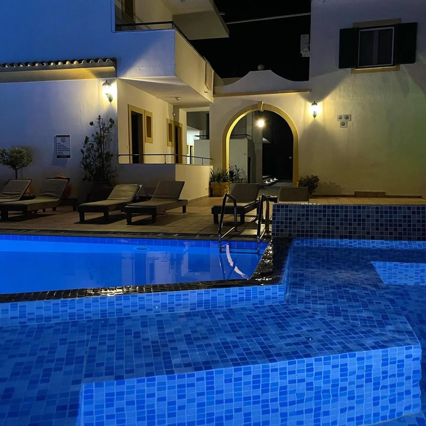 Swimming pool in Oasis Beach Club