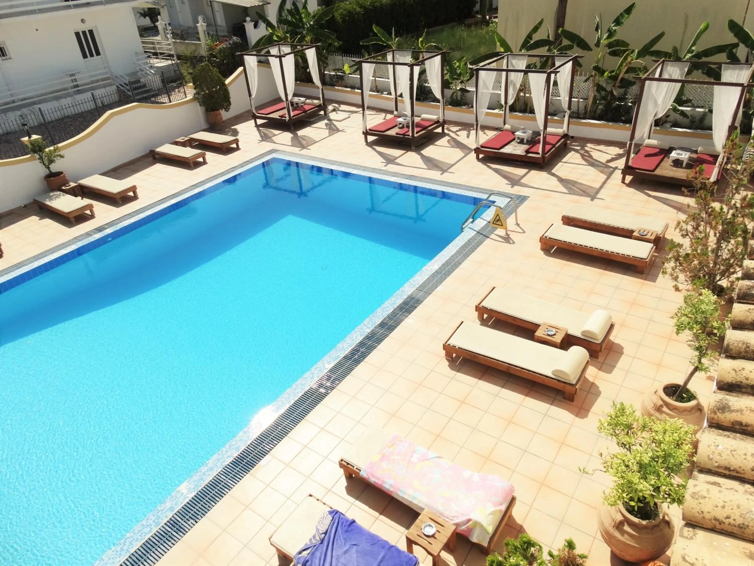 Swimming pool in Oasis Beach Club