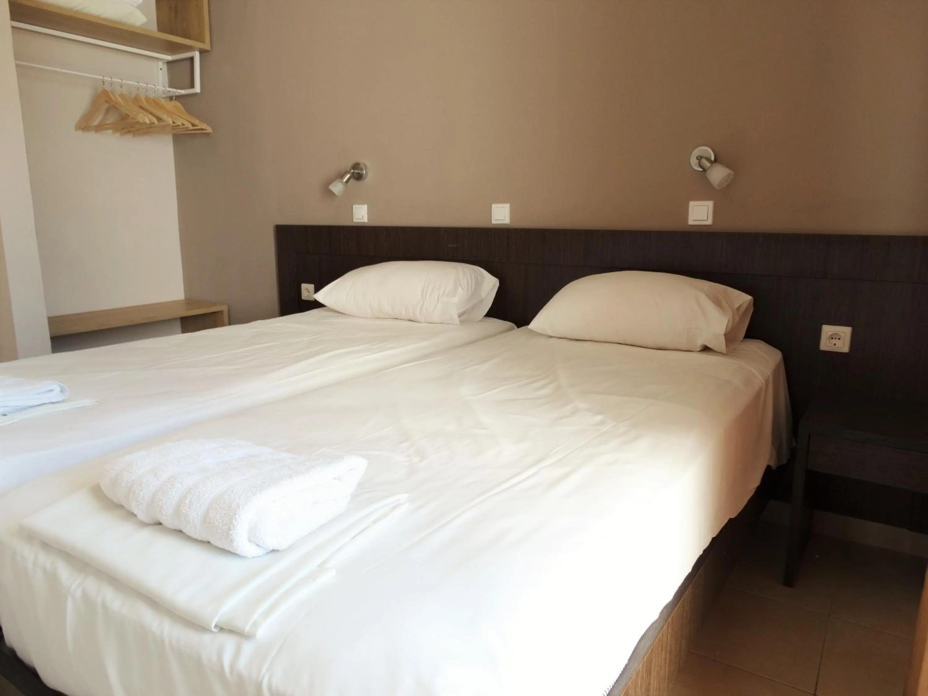 Bed in Oasis Beach Club