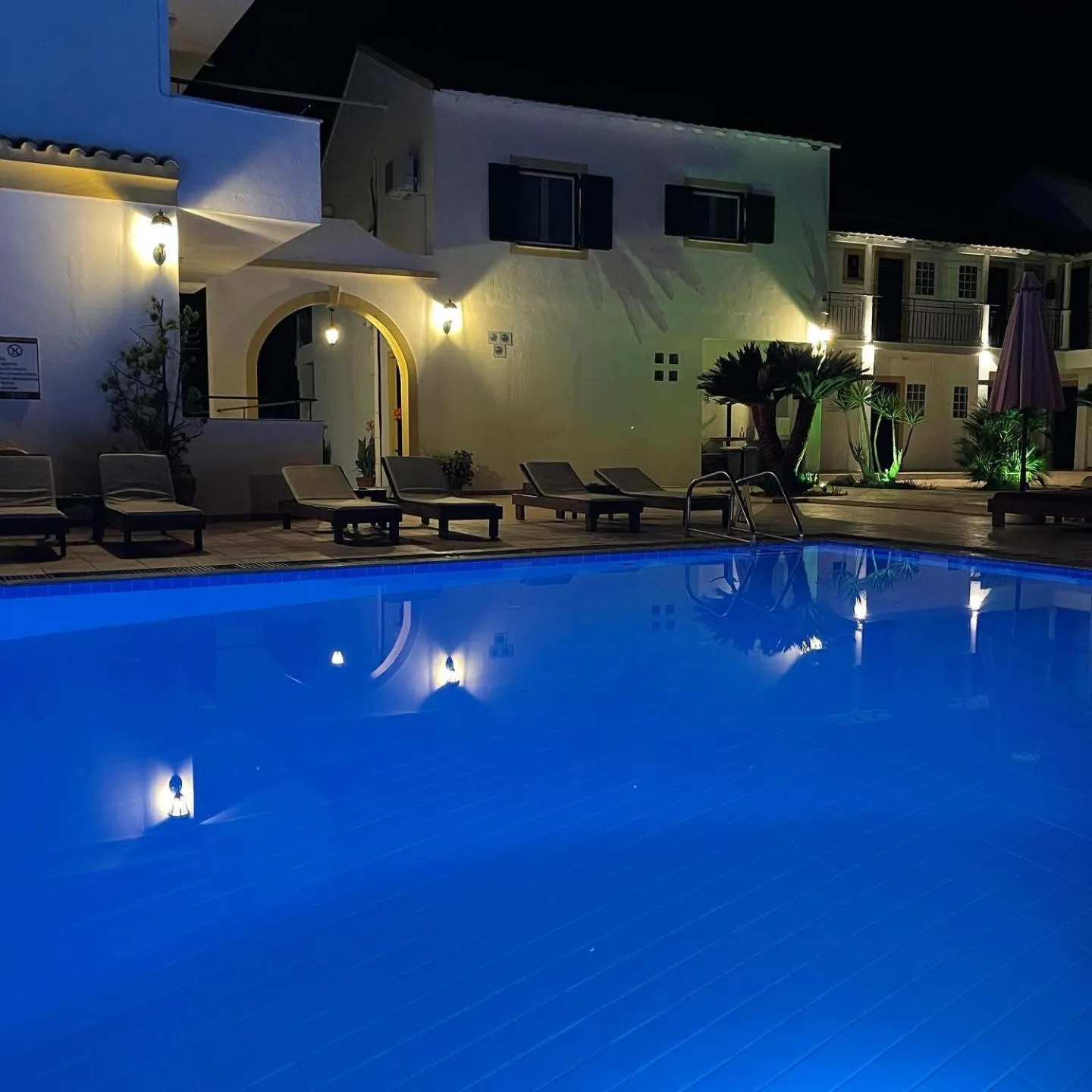 Swimming pool in Oasis Beach Club