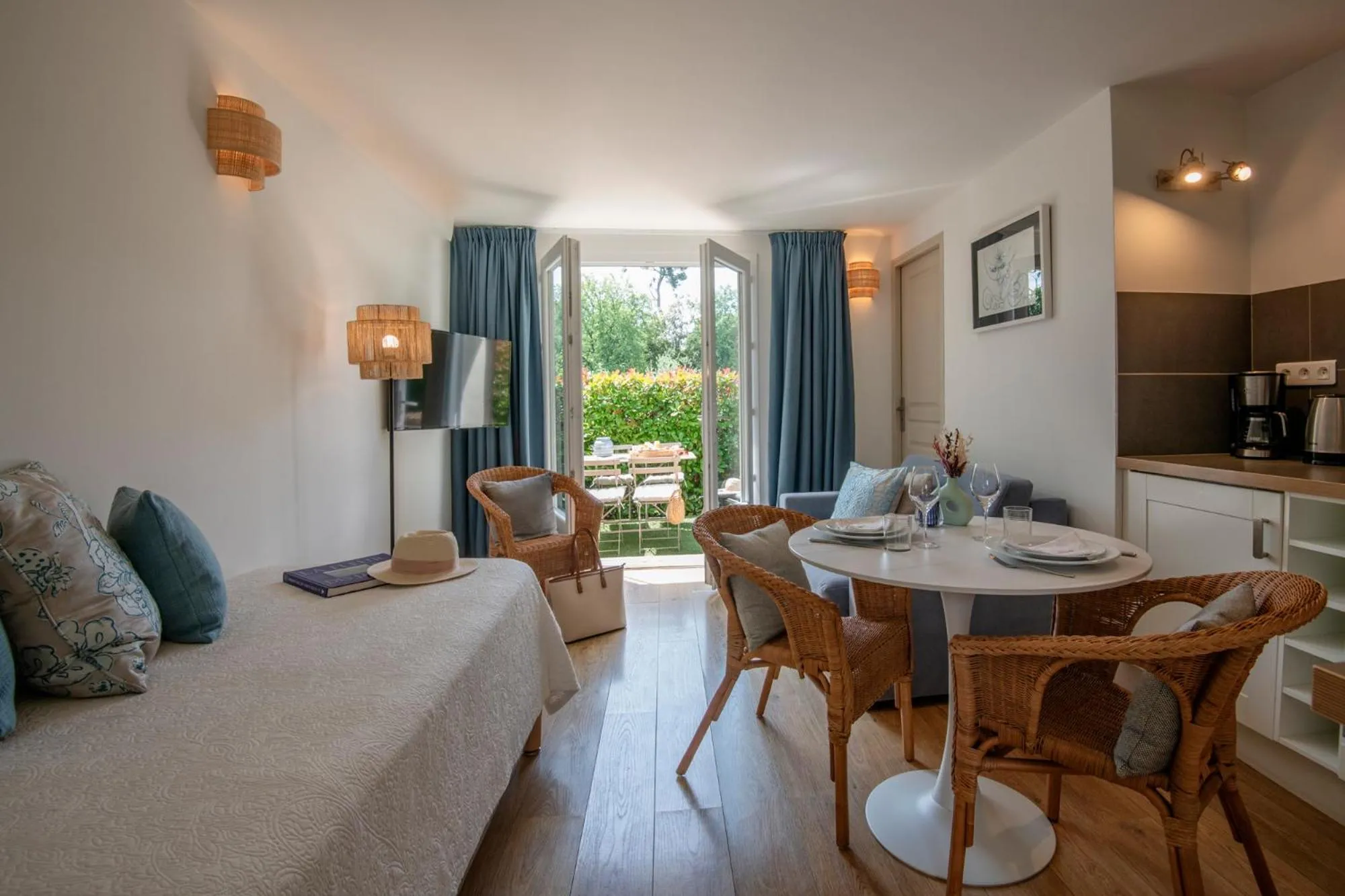 Kitchen or kitchenette in Hotel Les Messugues