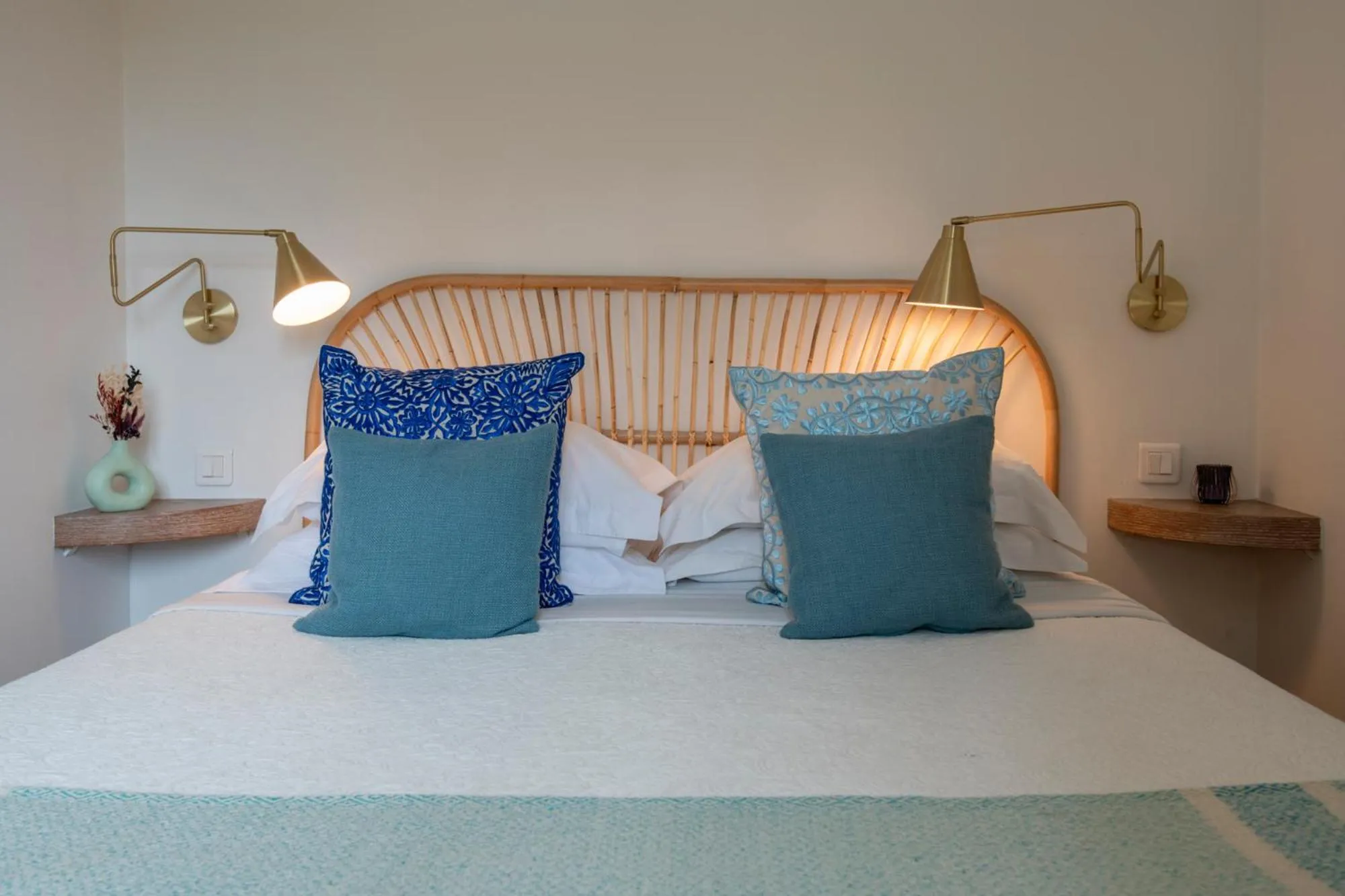 Bed in Hotel Les Messugues