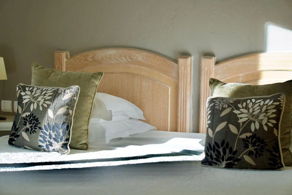 Bed in Hotel Les Messugues