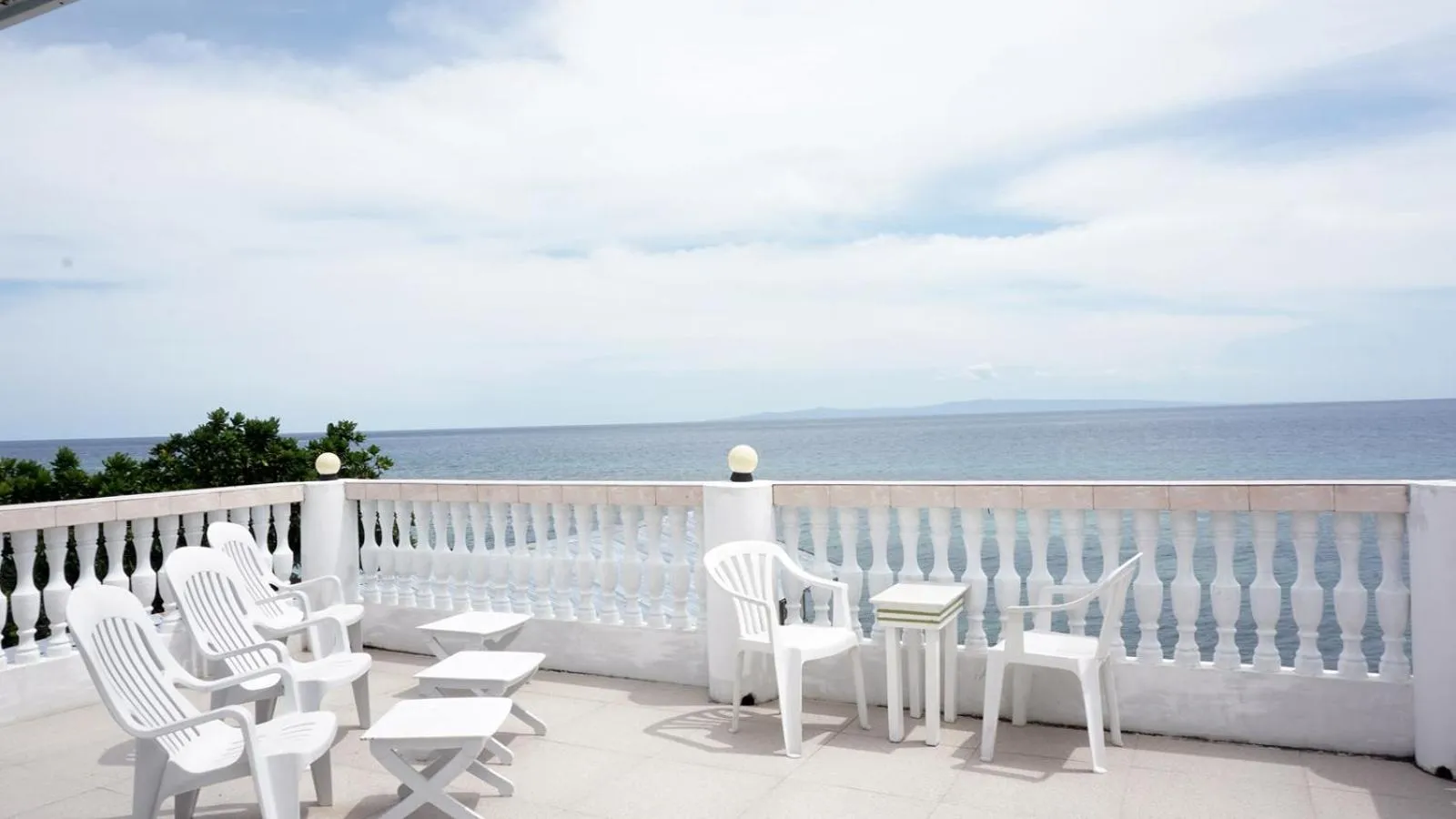 Balcony/Terrace in The Cronin Residences by Cocotel