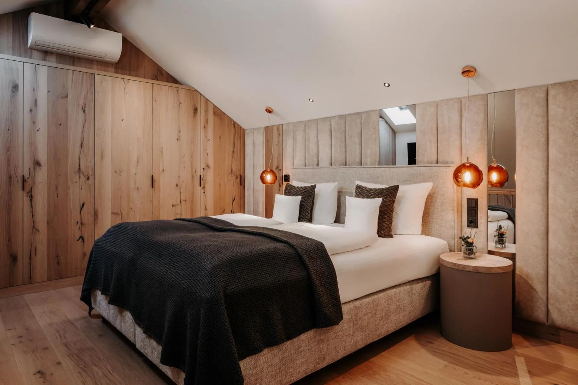 Photo of the whole room, Bed in Der Eisvogel - Wellness- & Genusshotel