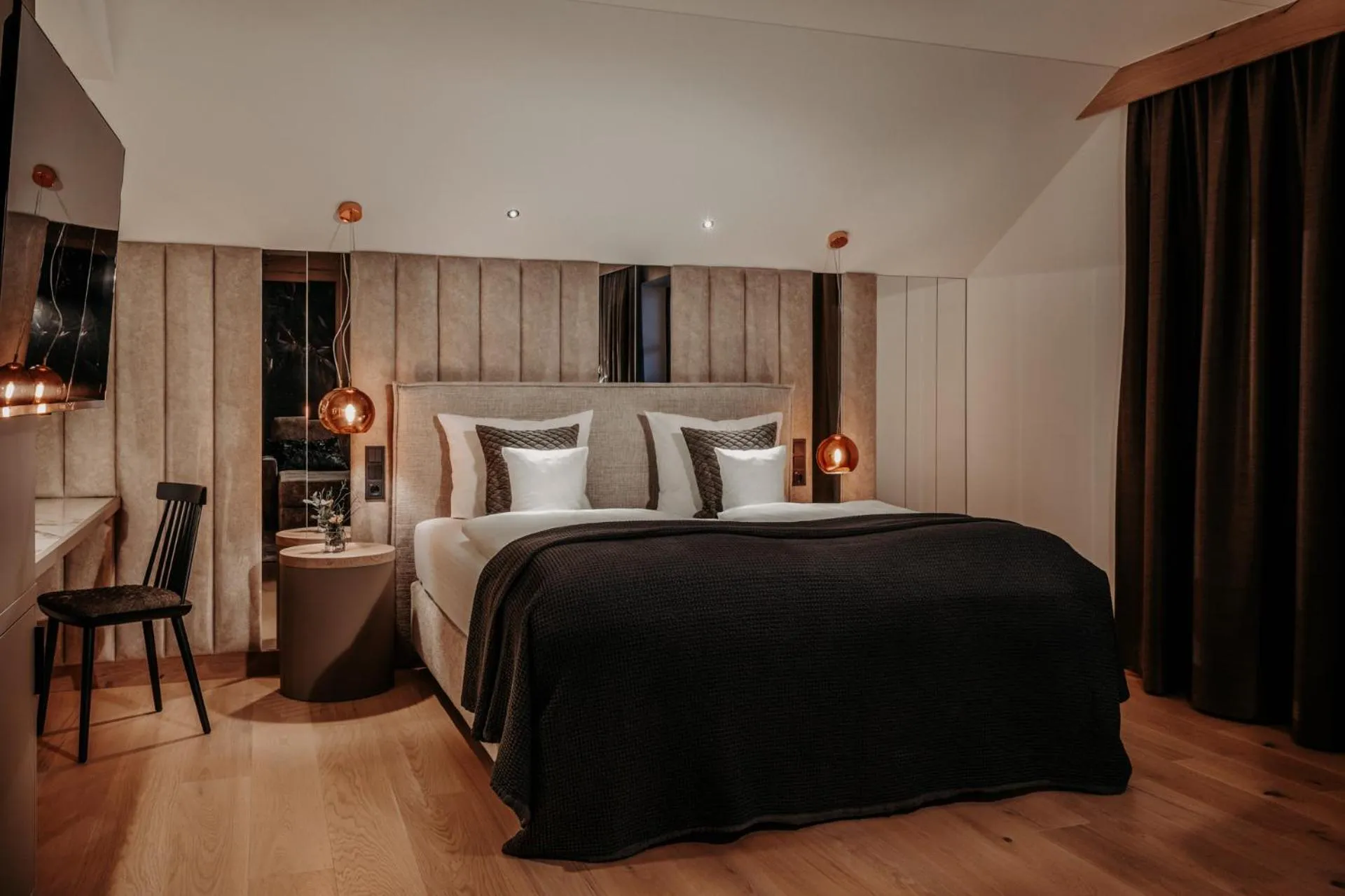 Photo of the whole room, Bed in Der Eisvogel - Wellness- & Genusshotel