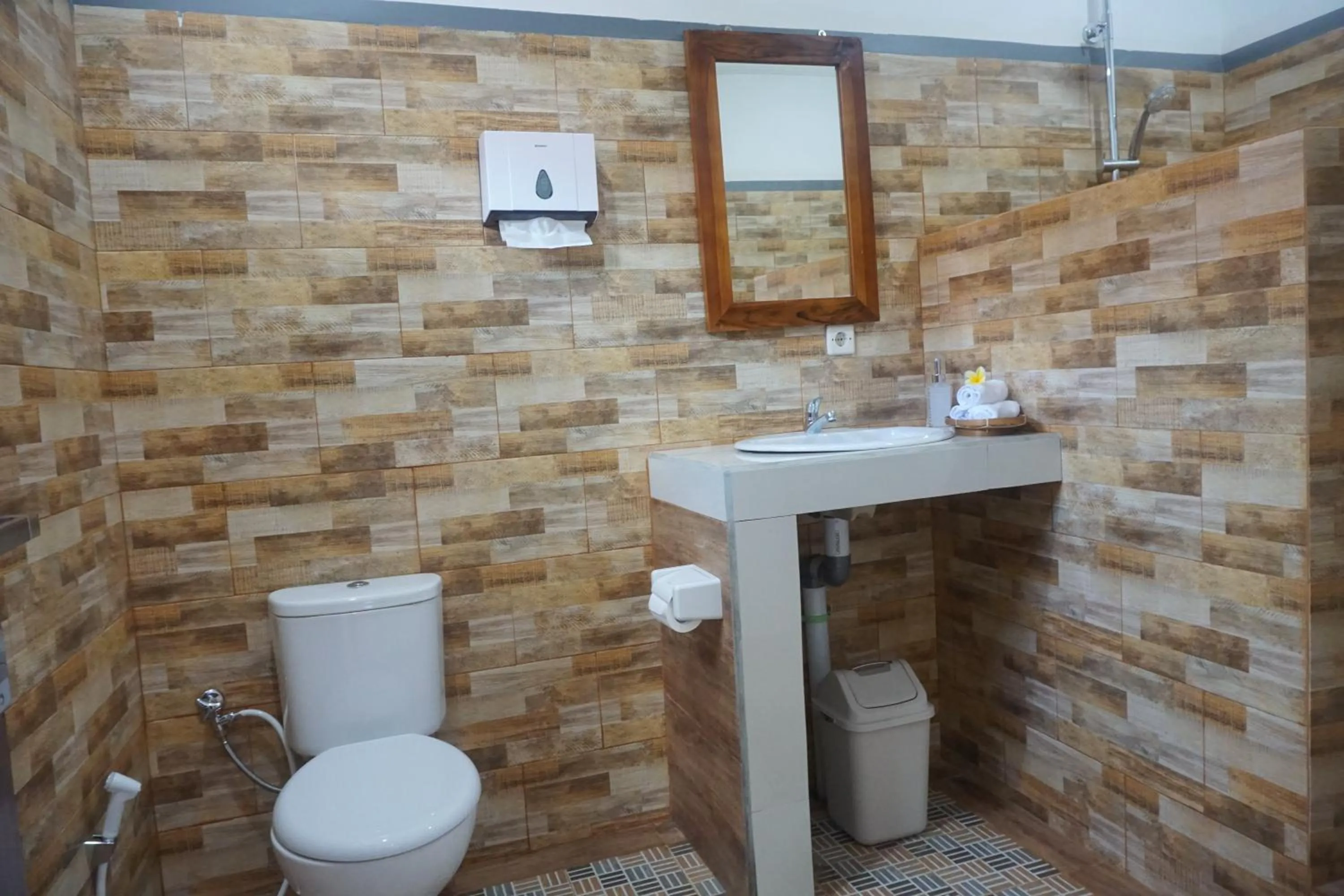 Shower in Oka Cottage