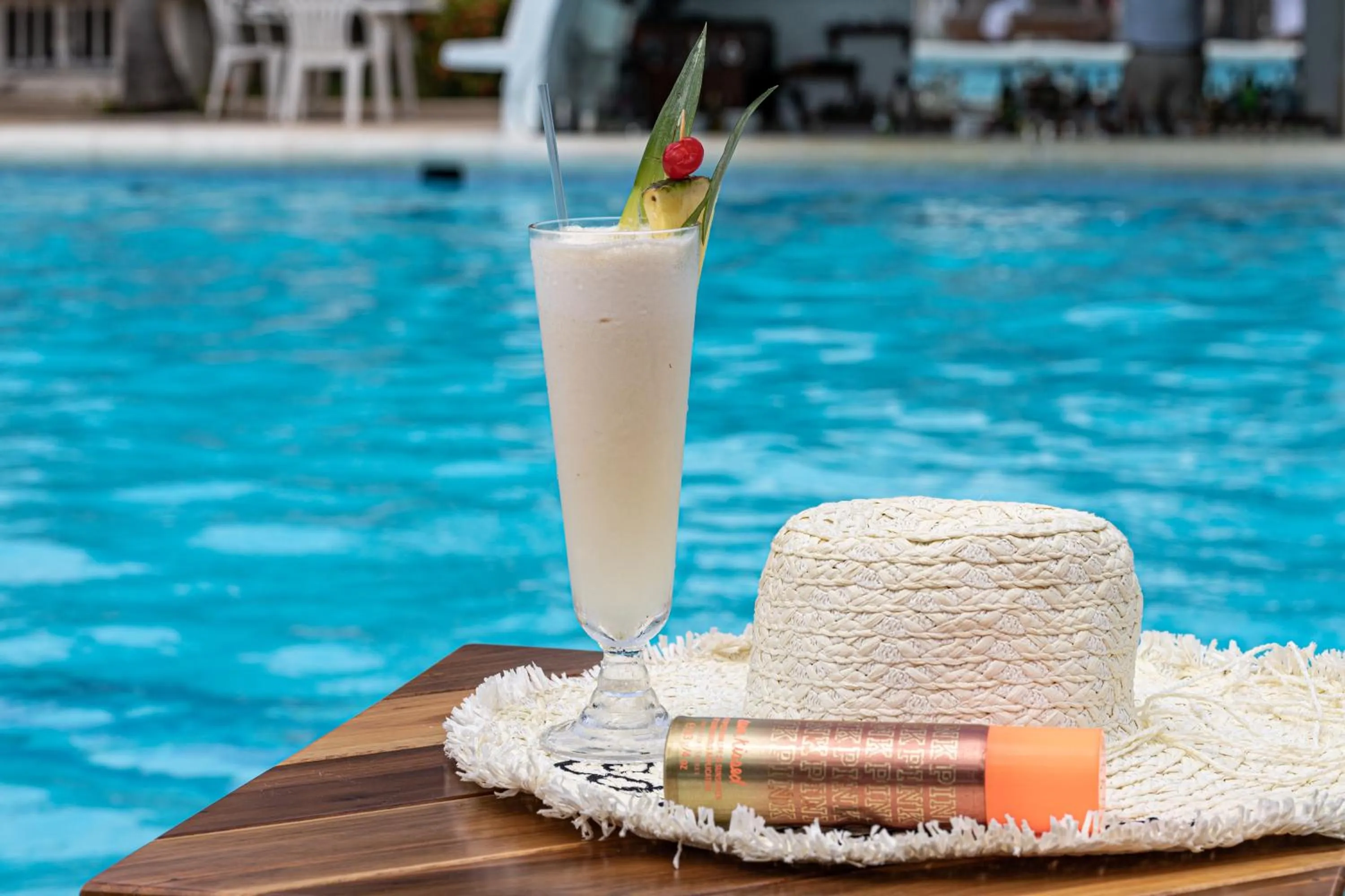 Swimming pool in Hotel Cocoliso Island Resort