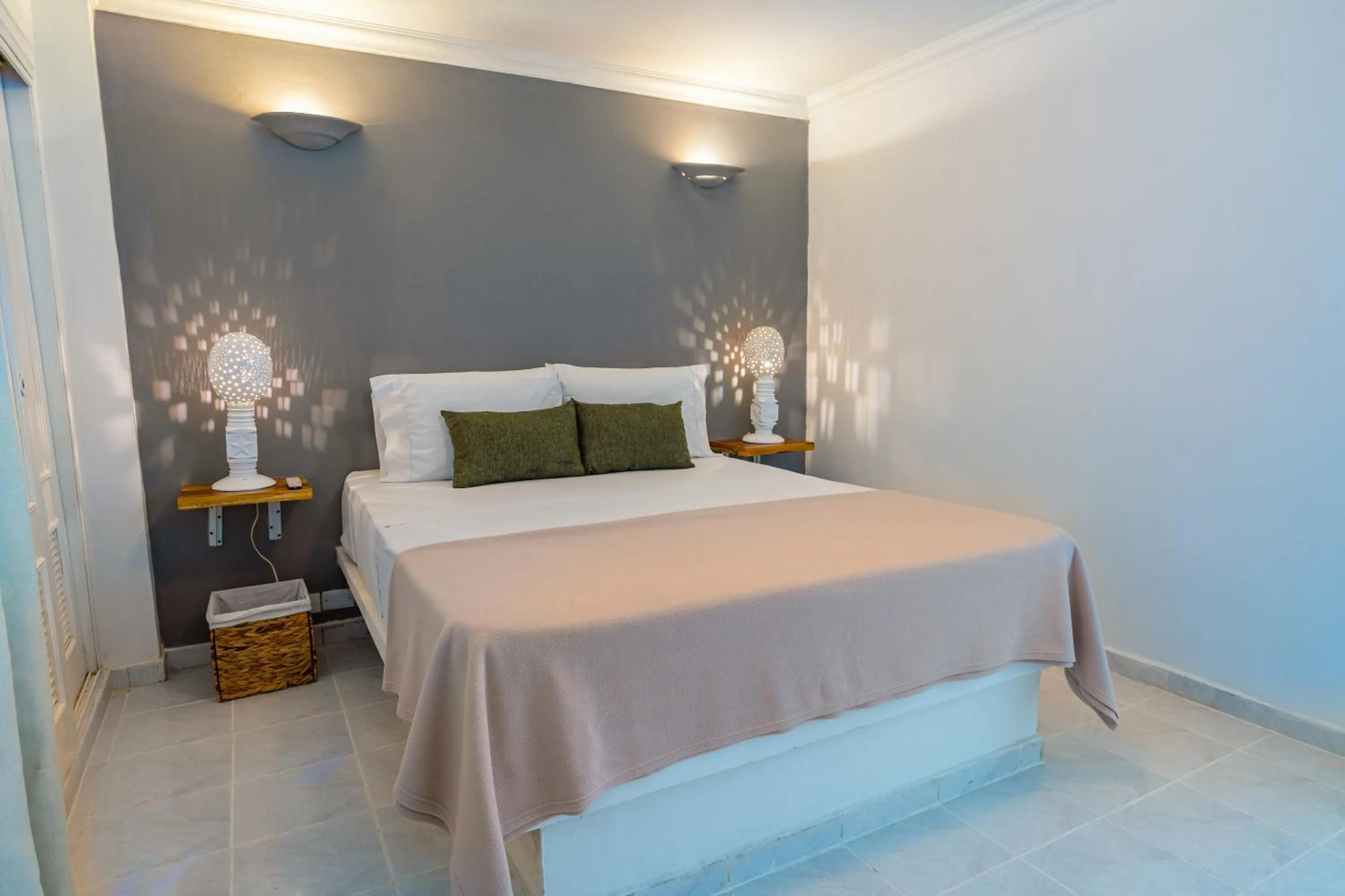 Photo of the whole room, Bed in Hotel Cocoliso Island Resort