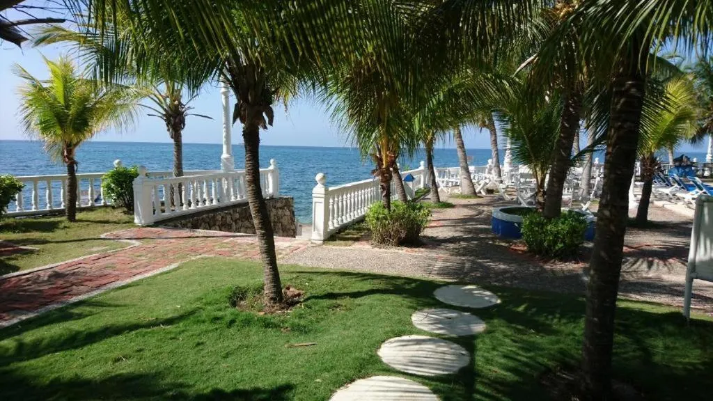 Sea view in Hotel Cocoliso Island Resort