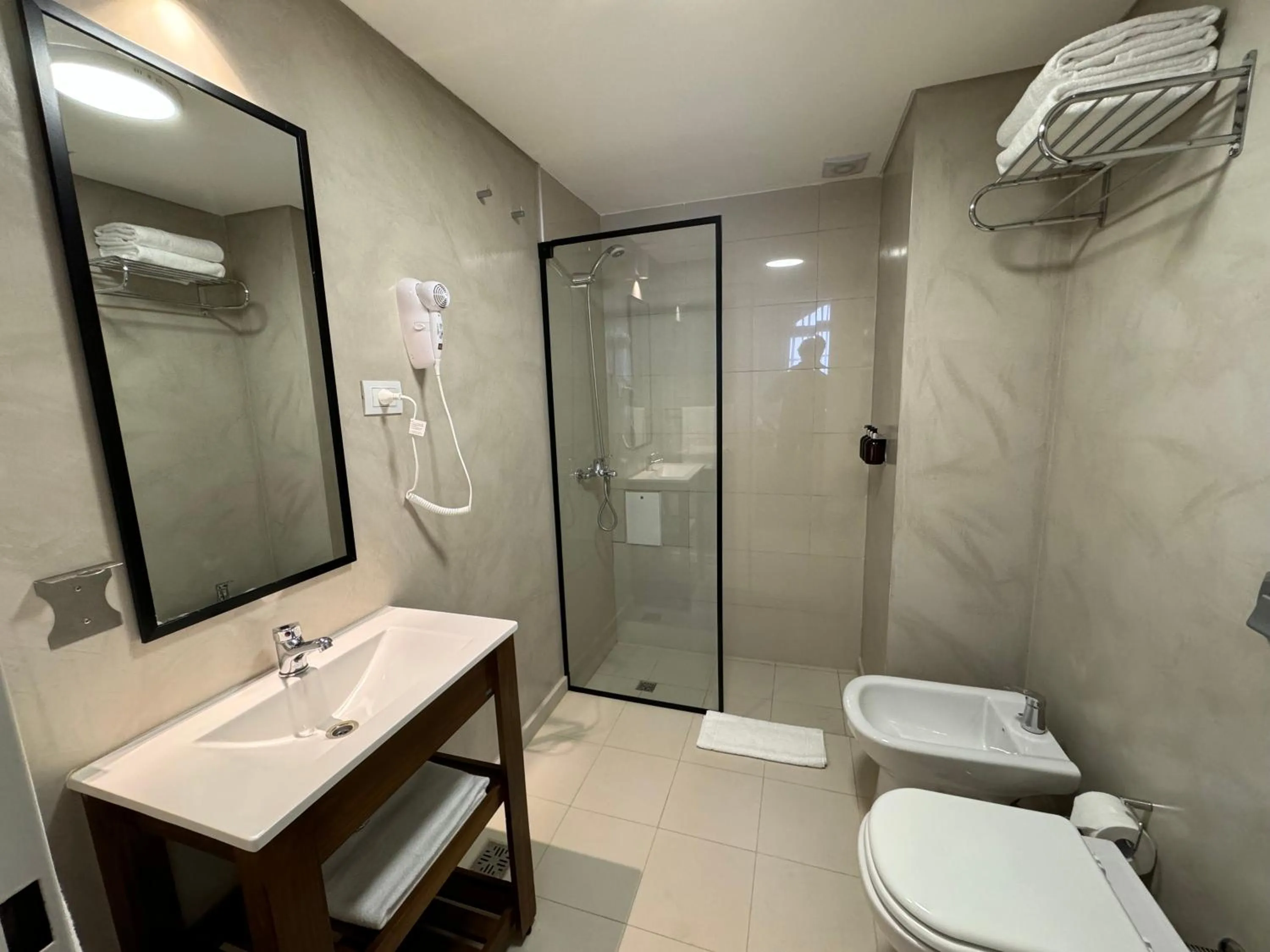 Shower in Guemes Hotel & Spa