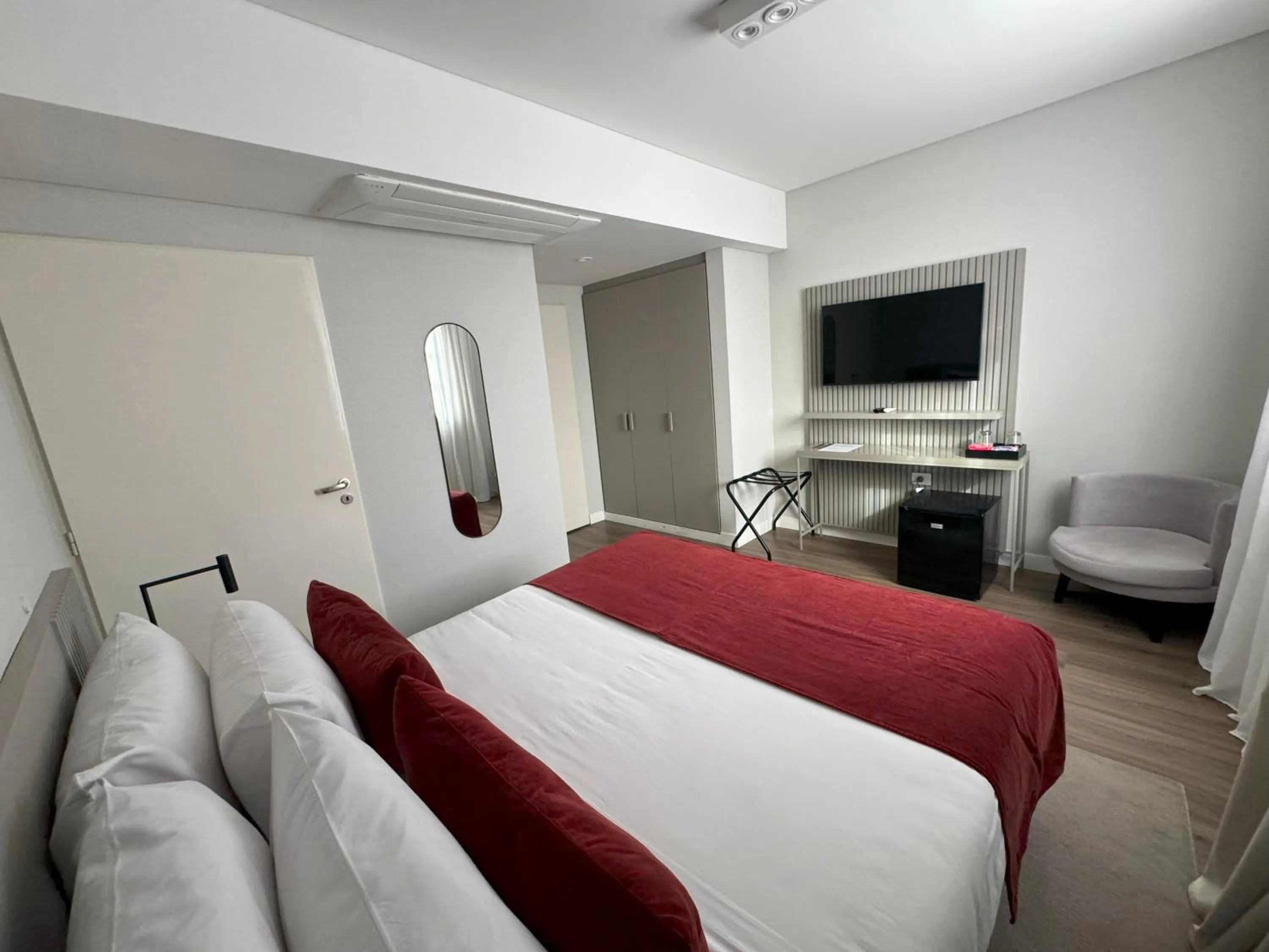 Bedroom, Bed in Guemes Hotel & Spa