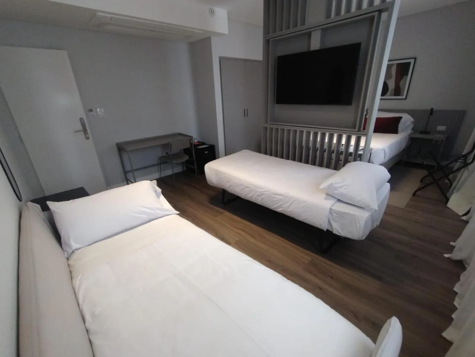 Photo of the whole room, Bed in Guemes Hotel & Spa