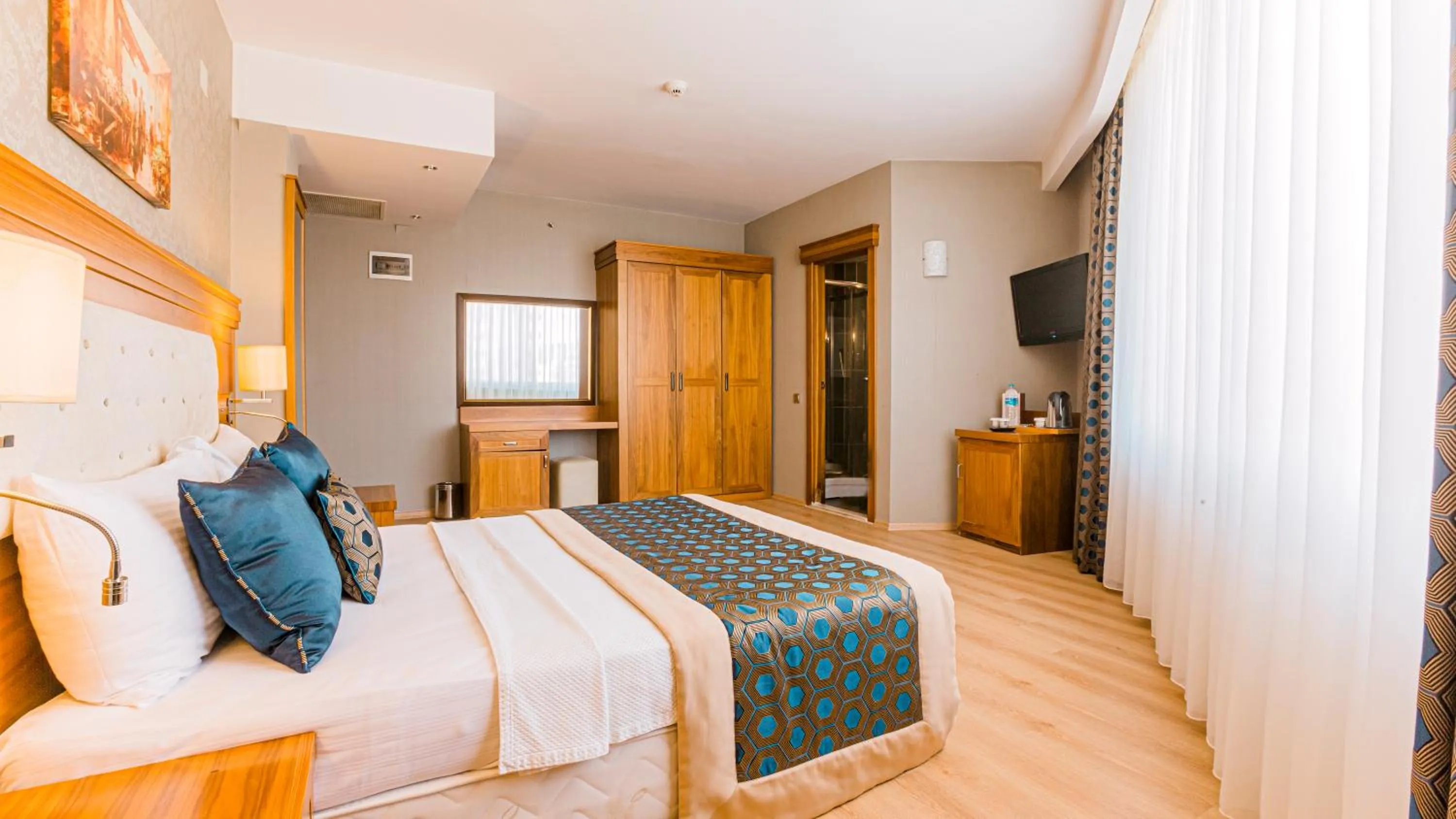 Photo of the whole room in Yücesoy Liva Hotel Spa & Convention Center Mersin