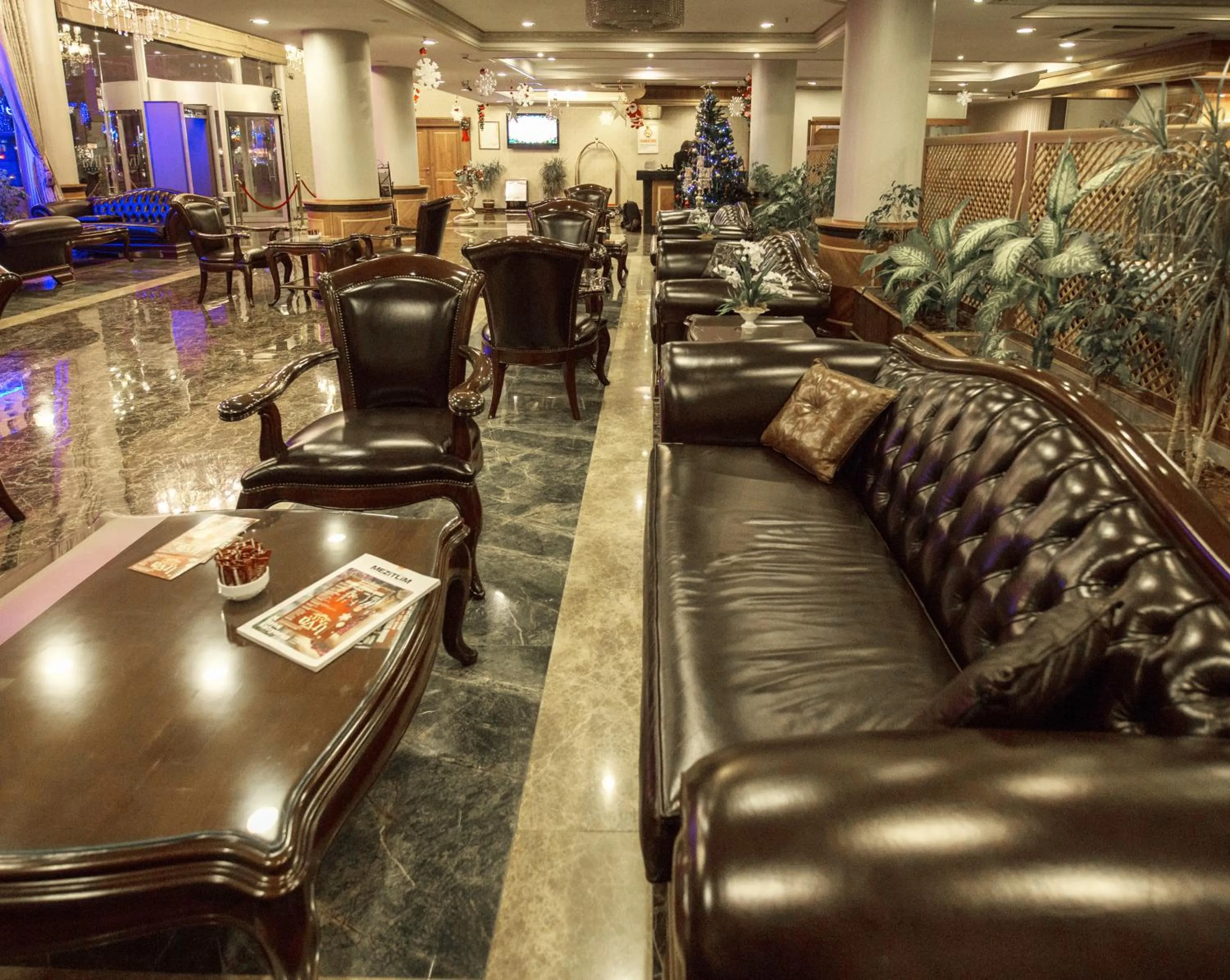 Lobby or reception in Yücesoy Liva Hotel Spa & Convention Center Mersin