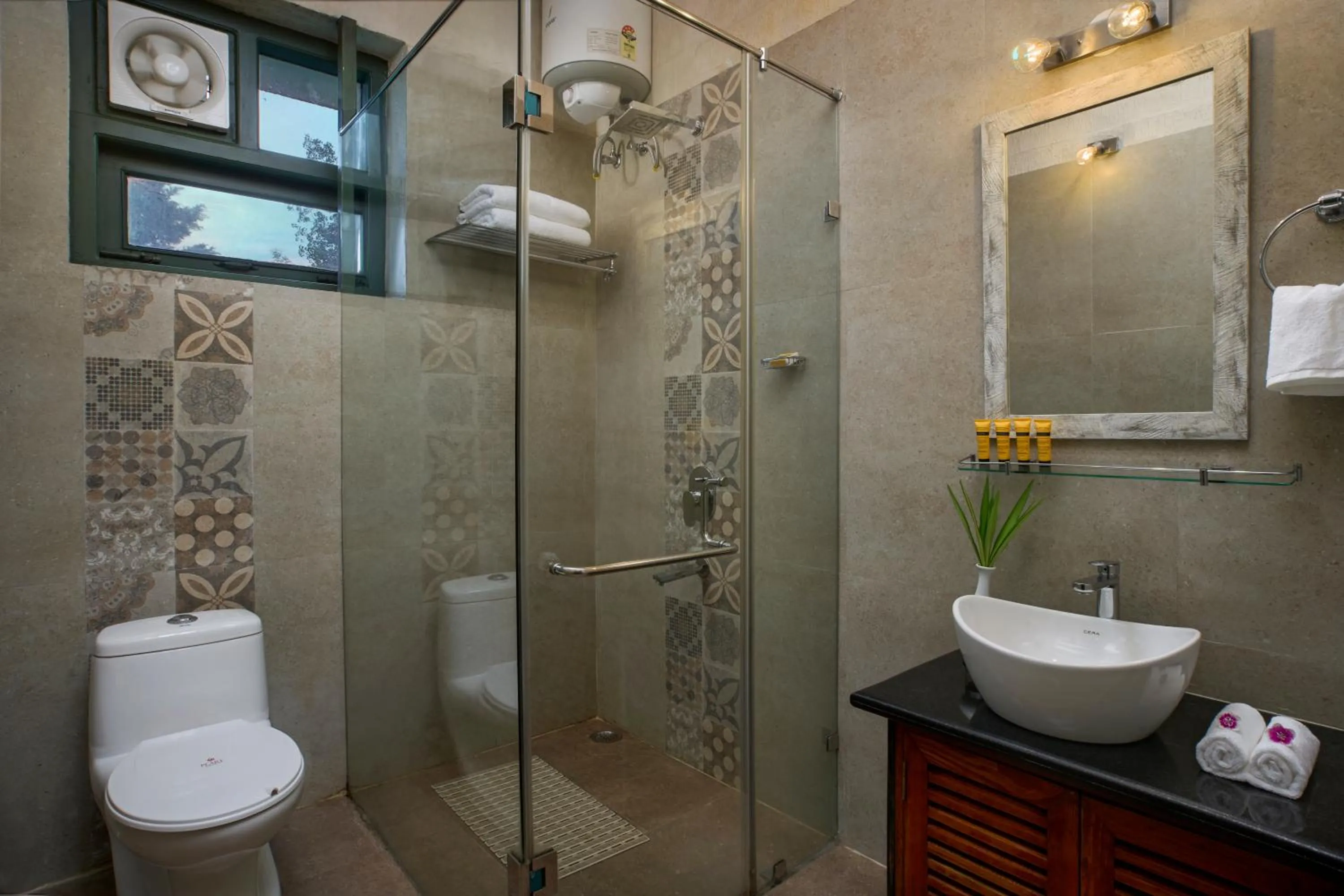 Bathroom in Larisa Resort, Mussoorie