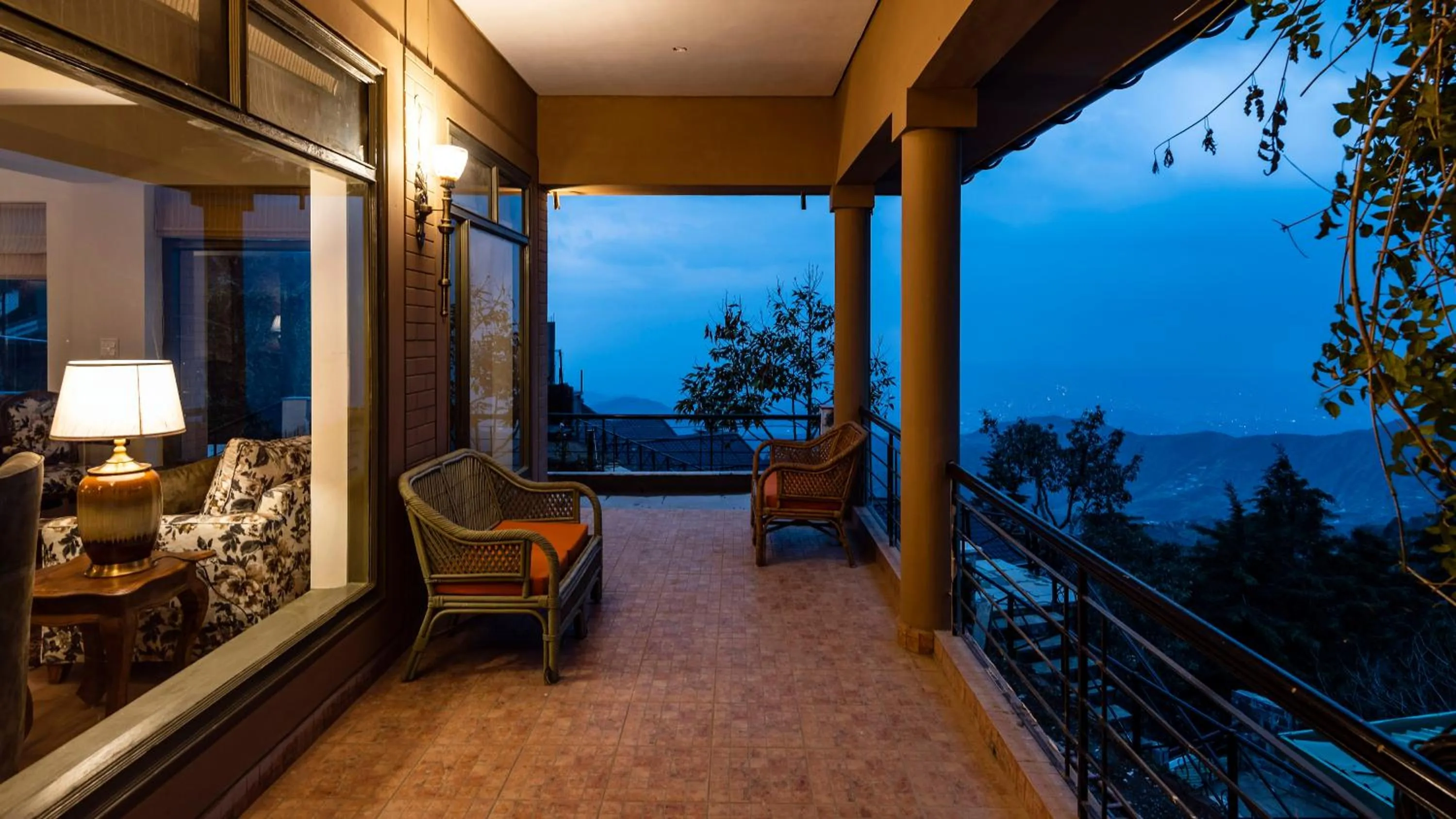Night in Larisa Resort, Mussoorie
