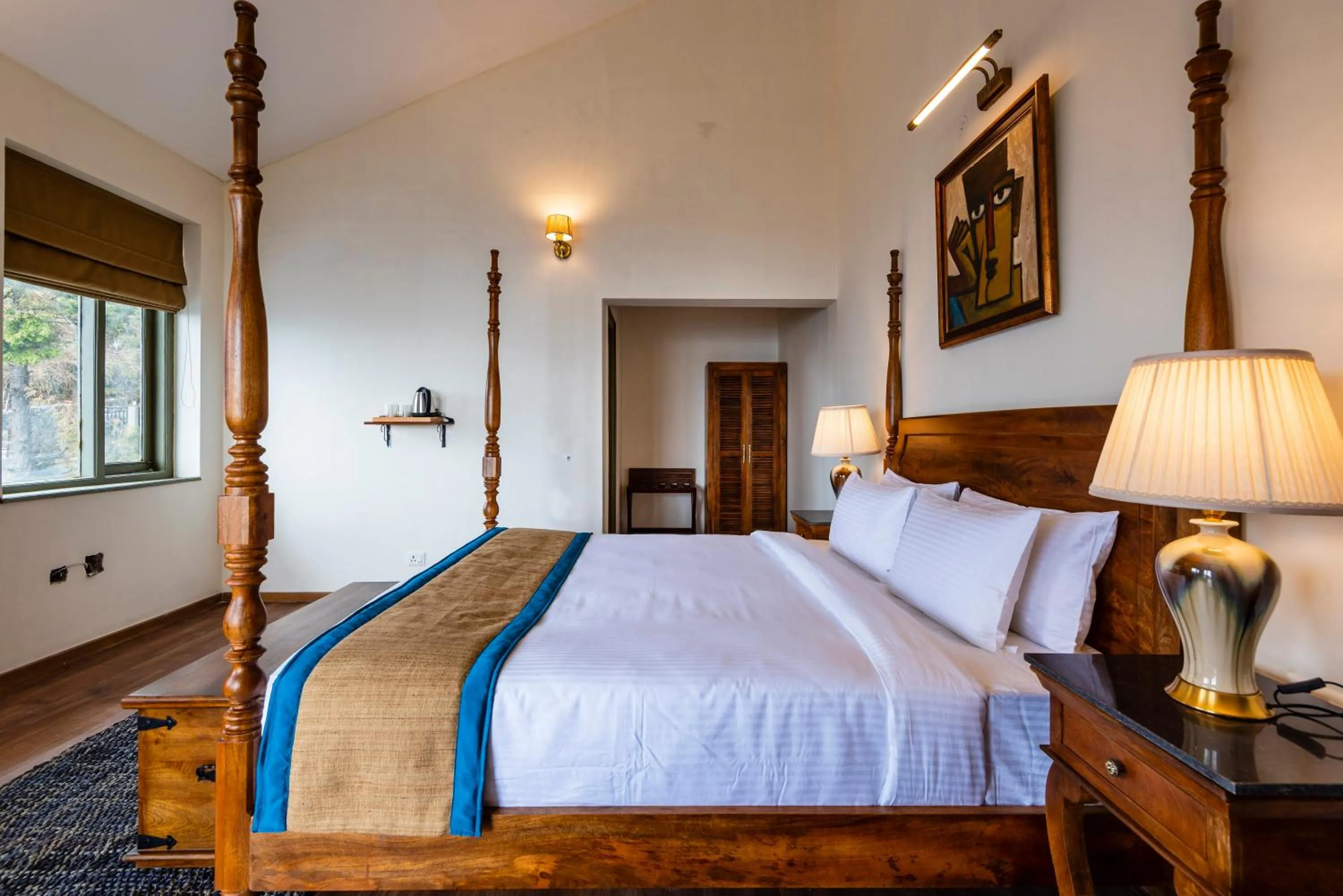 Photo of the whole room, Bed in Larisa Resort, Mussoorie