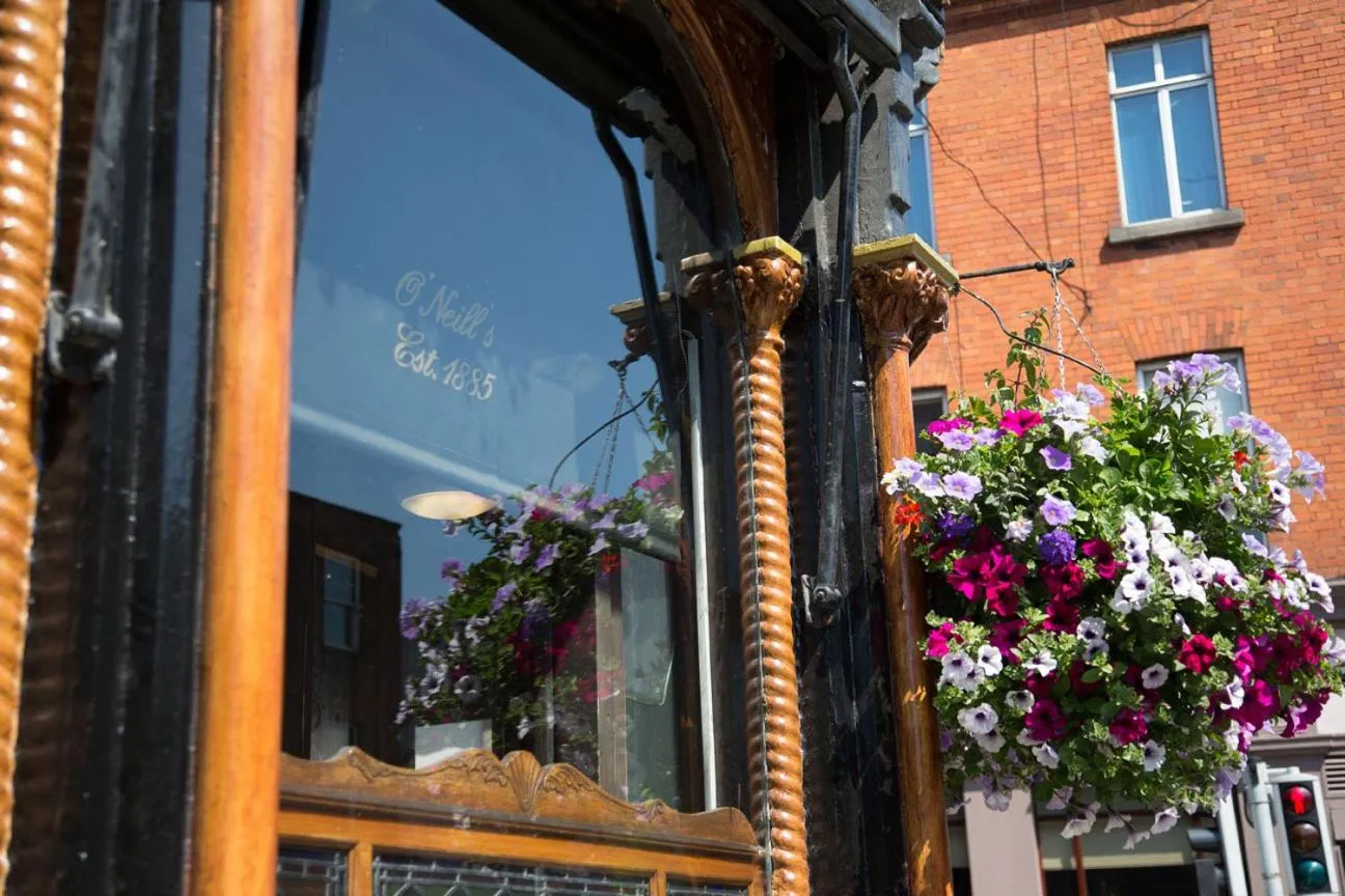 Facade/entrance in O'Neills Victorian Pub & Townhouse