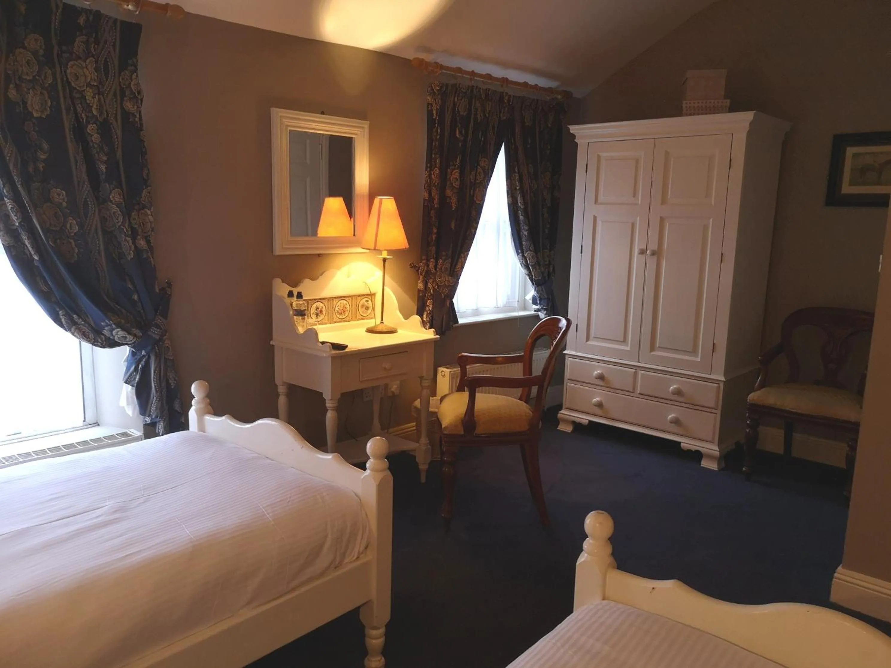 Photo of the whole room, Bed in O'Neills Victorian Pub & Townhouse