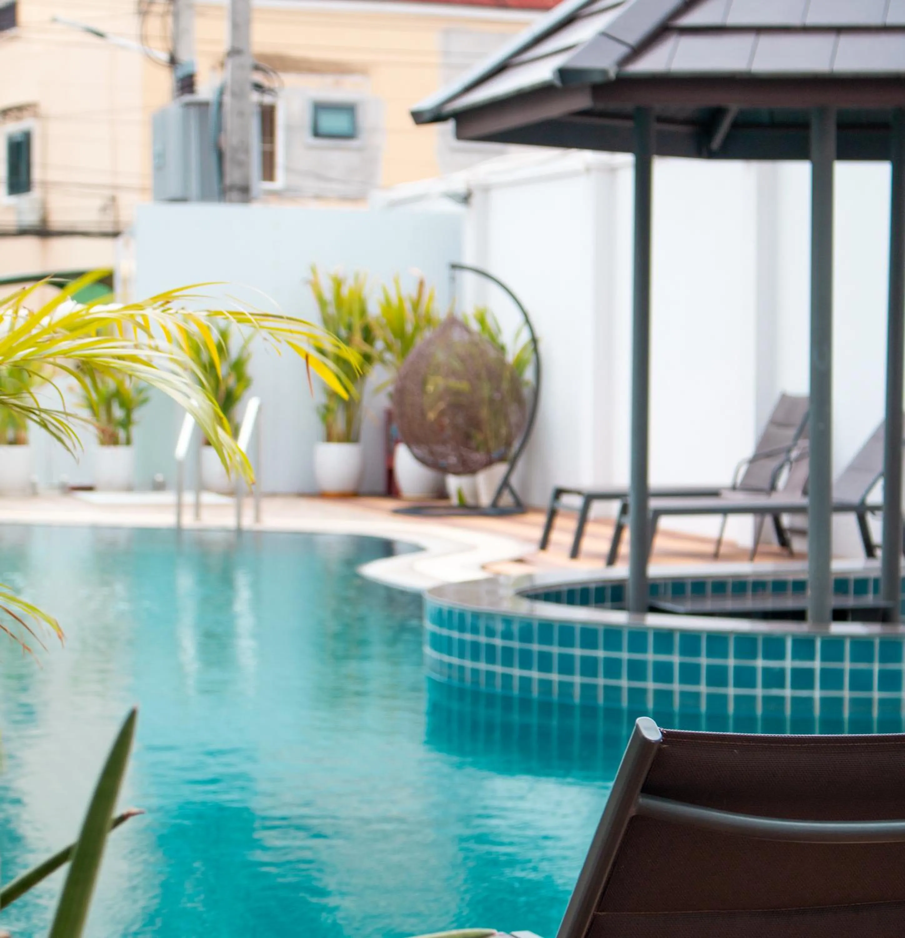 Swimming pool in Urbanite Hotel