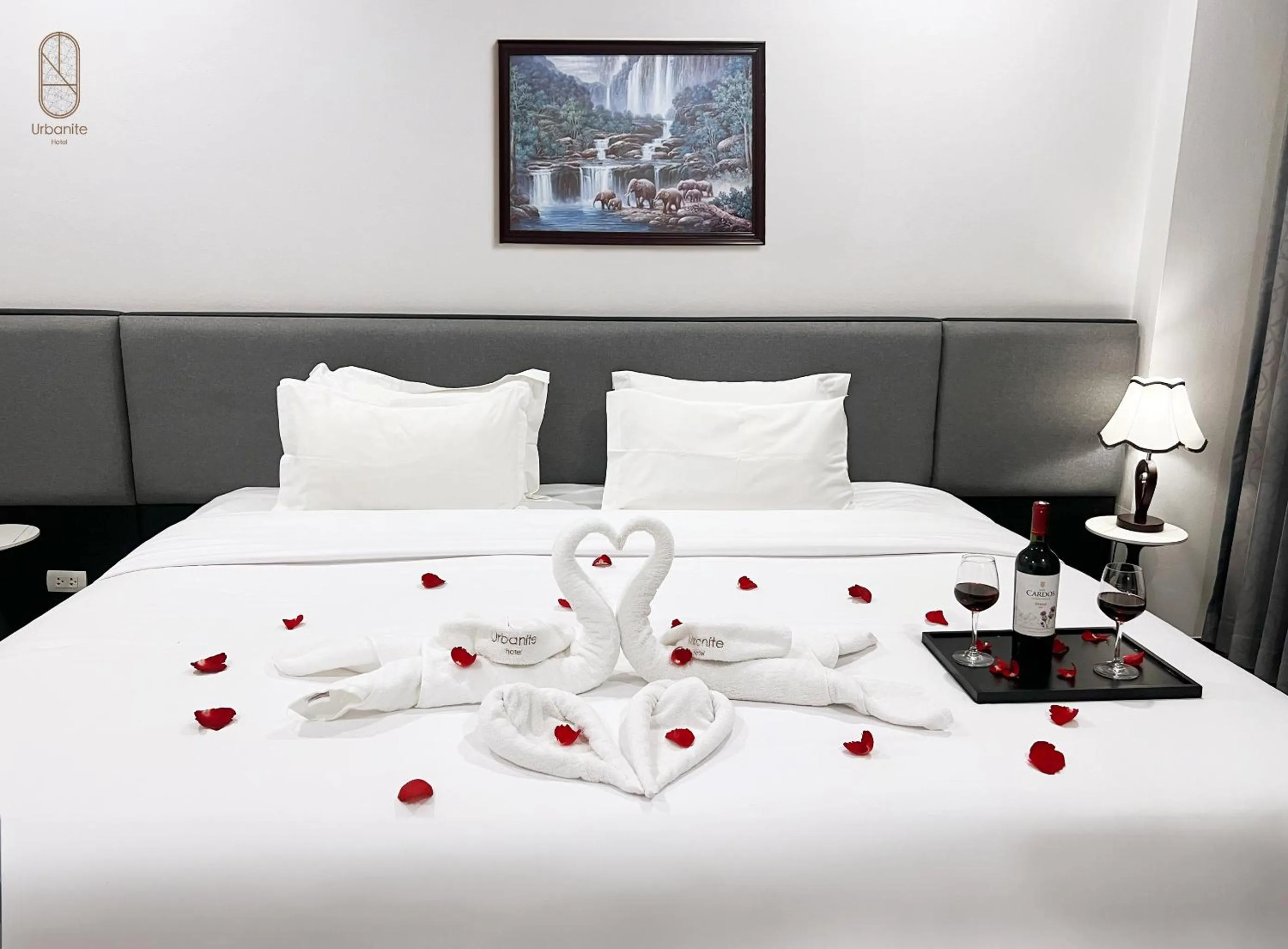 Bedroom, Bed in Urbanite Hotel