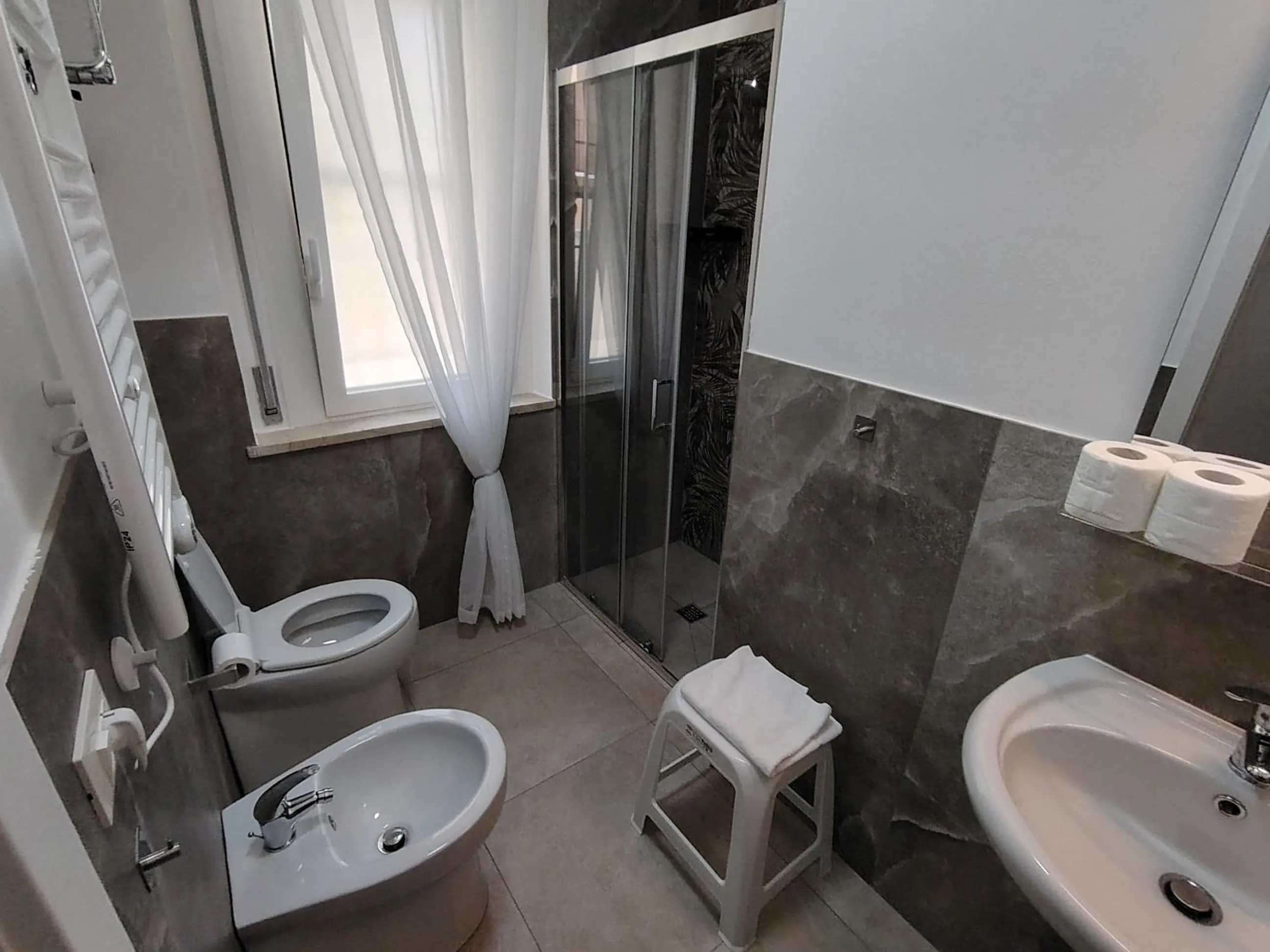 Bathroom in Hotel Romagna