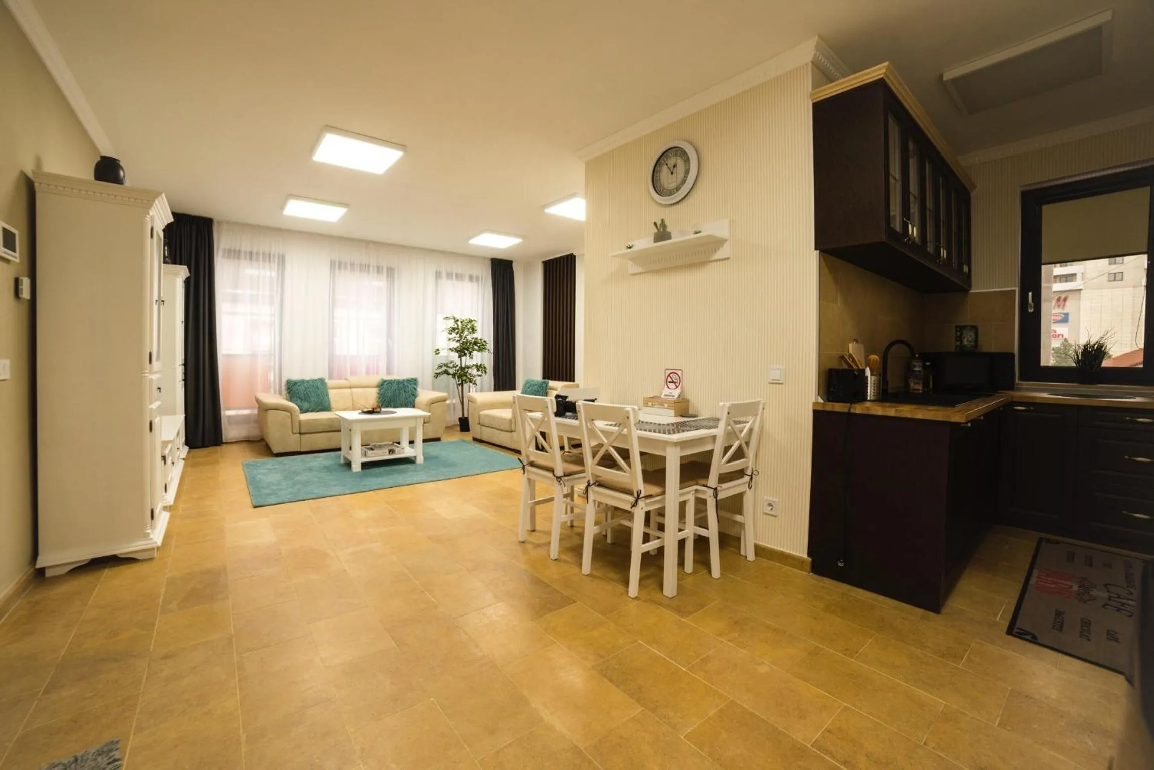 Lira Holiday Apartments