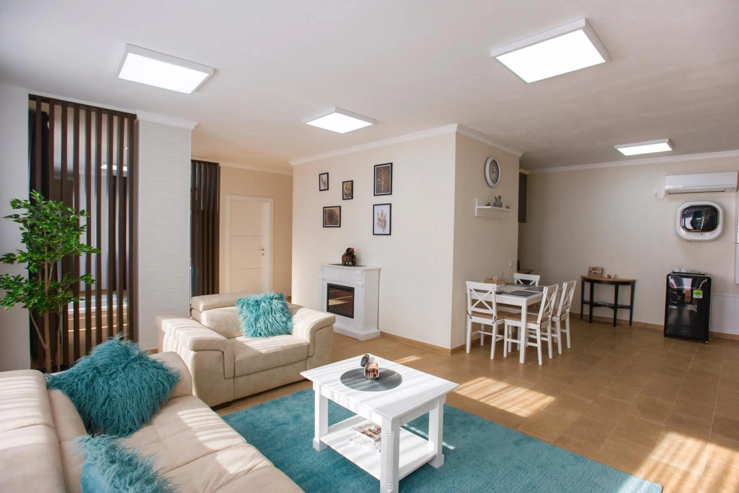 Lira Holiday Apartments