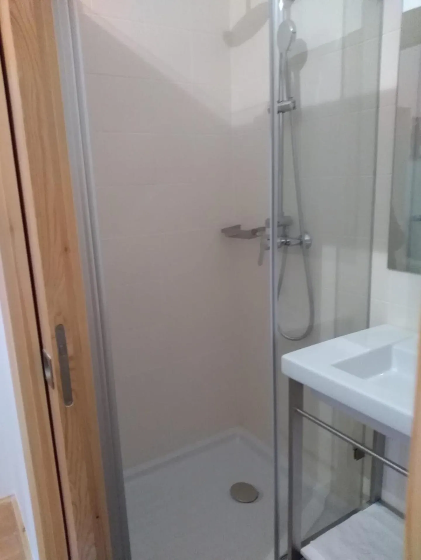 Shower in Casa da Baixa by PURUS