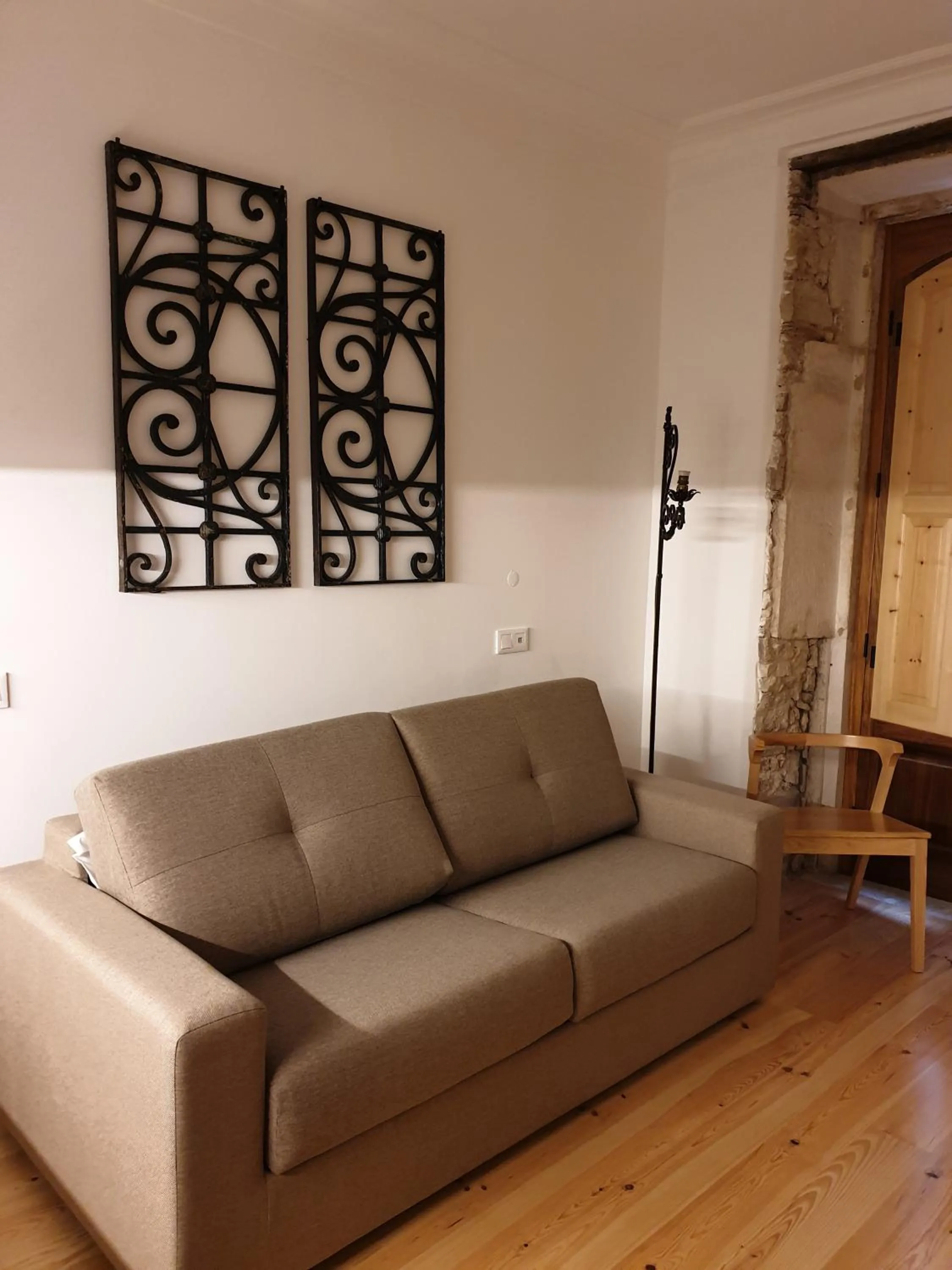 Living room in Casa da Baixa by PURUS