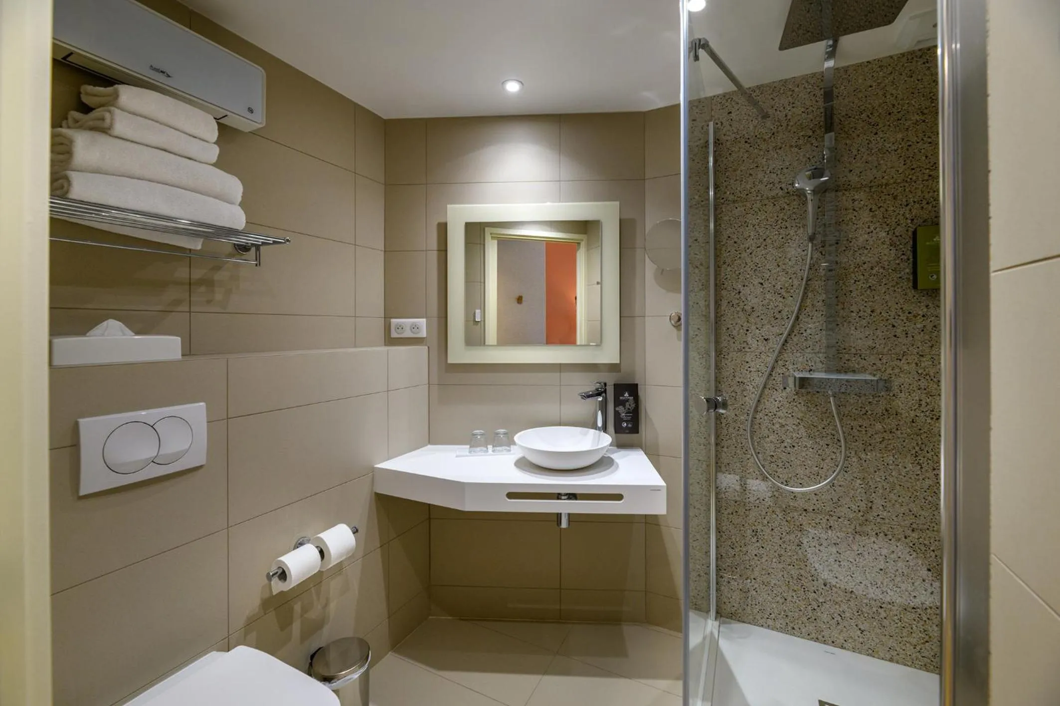 Shower in Residence de Tourisme Ajaccio Amirauté