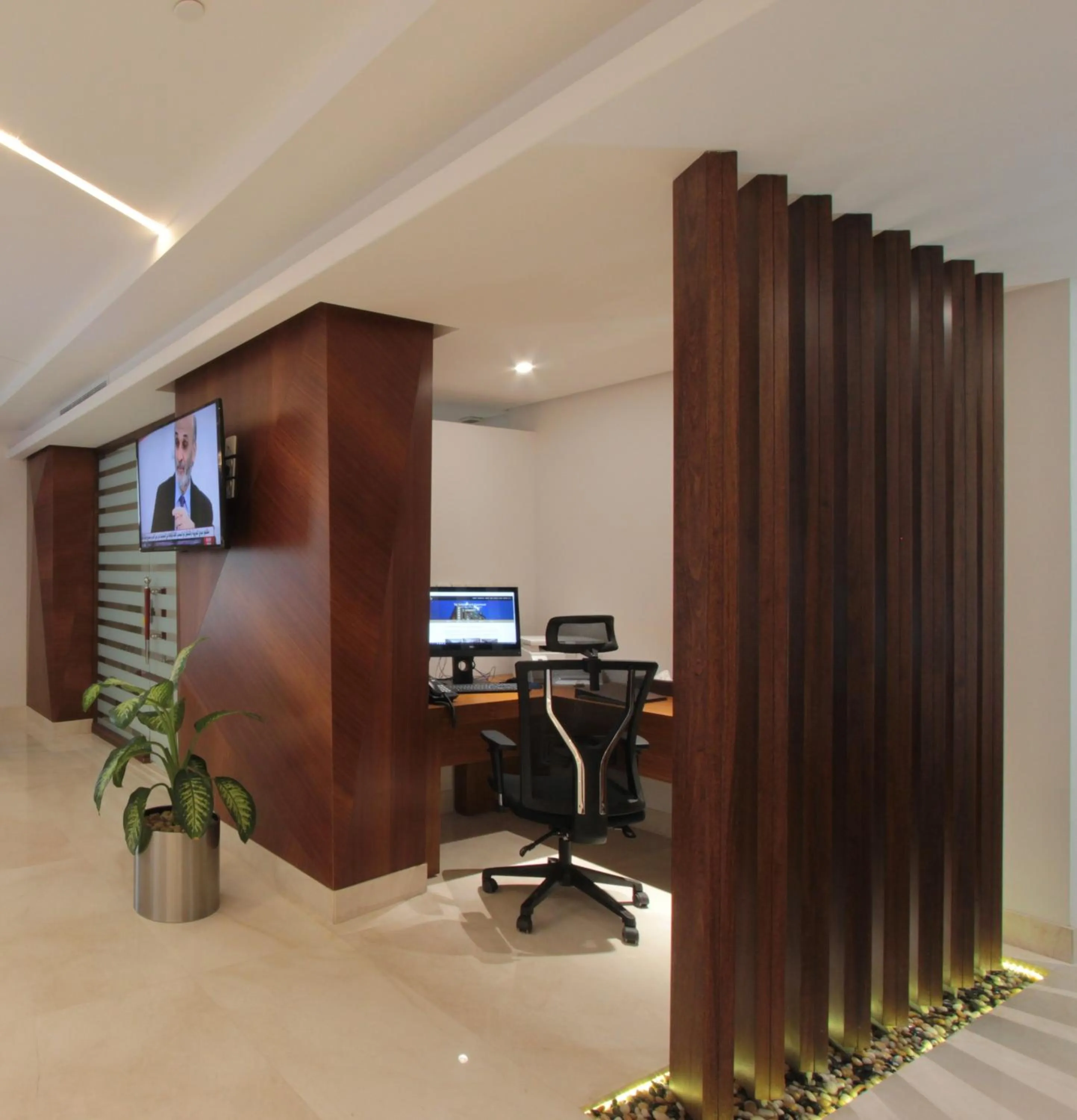 Business facilities in Taj Jeddah Hotel Apartment