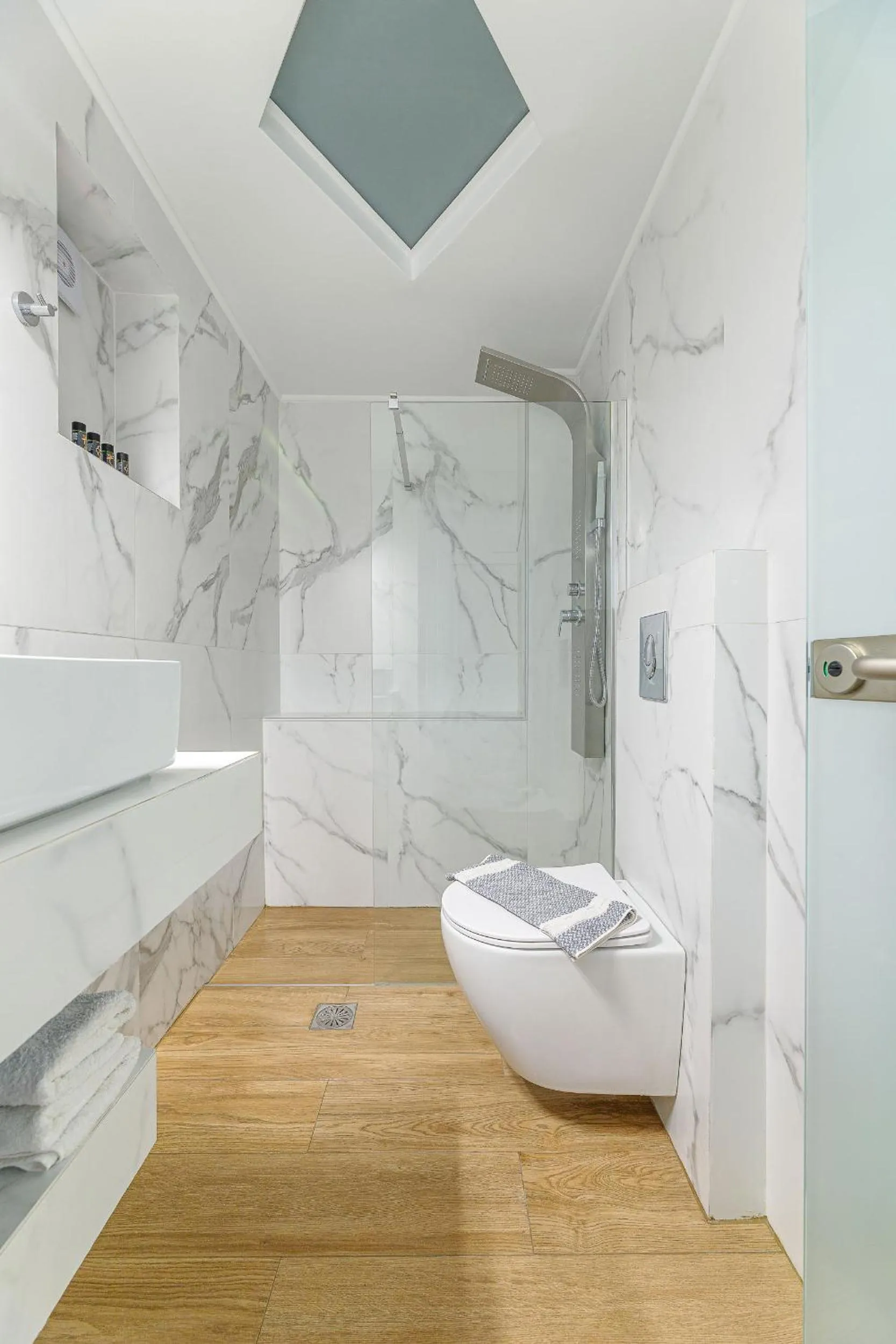 Bathroom in Sun Beach Apartments