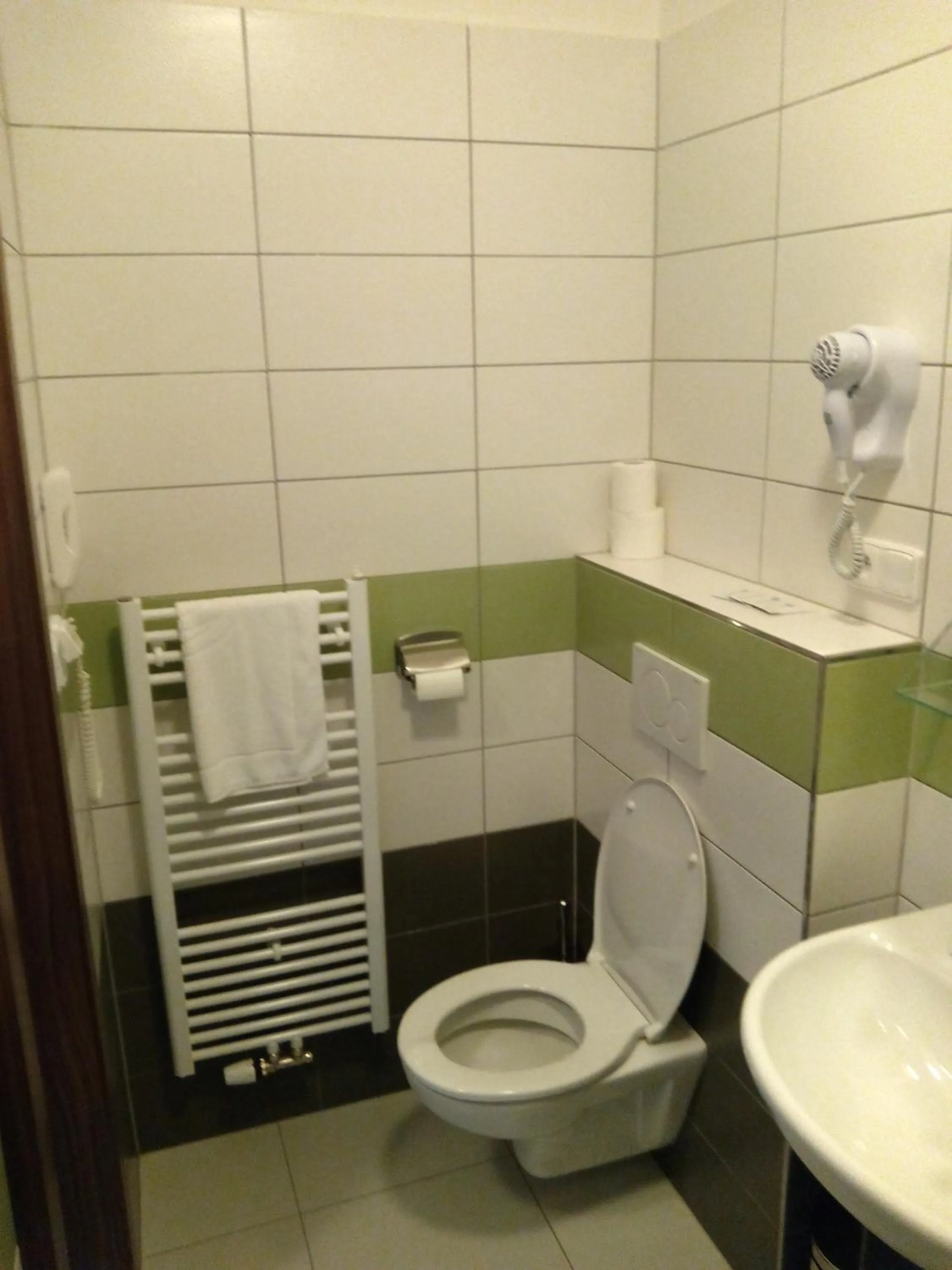 Shower in Hotel Arkáda